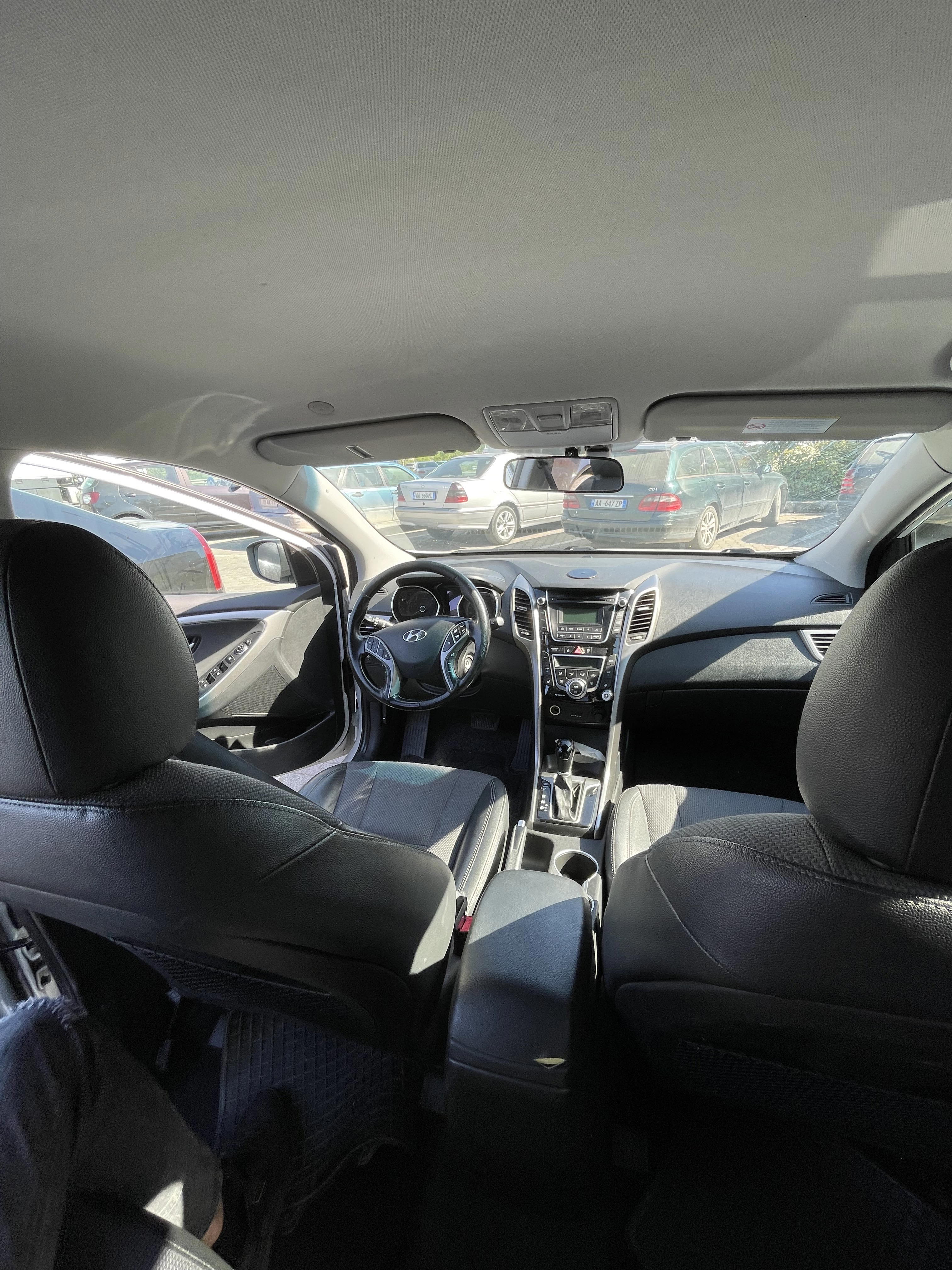 Hyundai I30 - side view