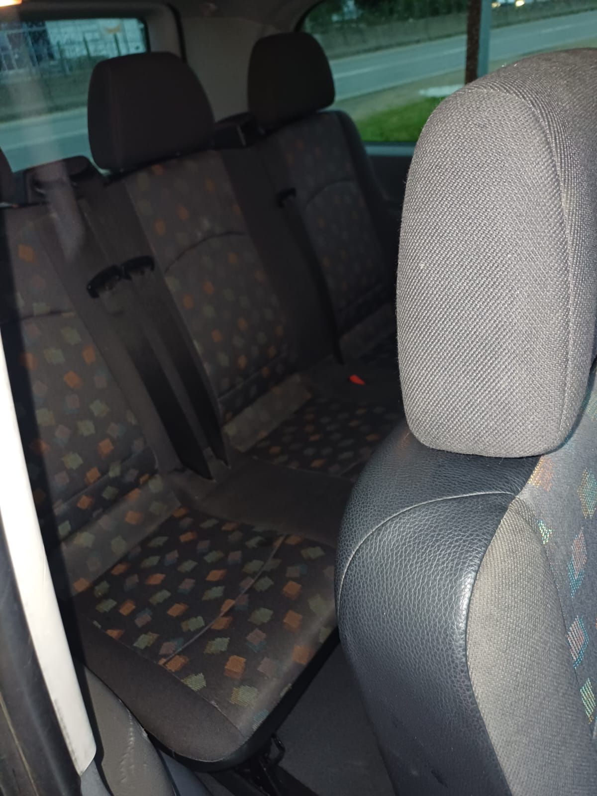 Mercedes-Benz Vito - side view