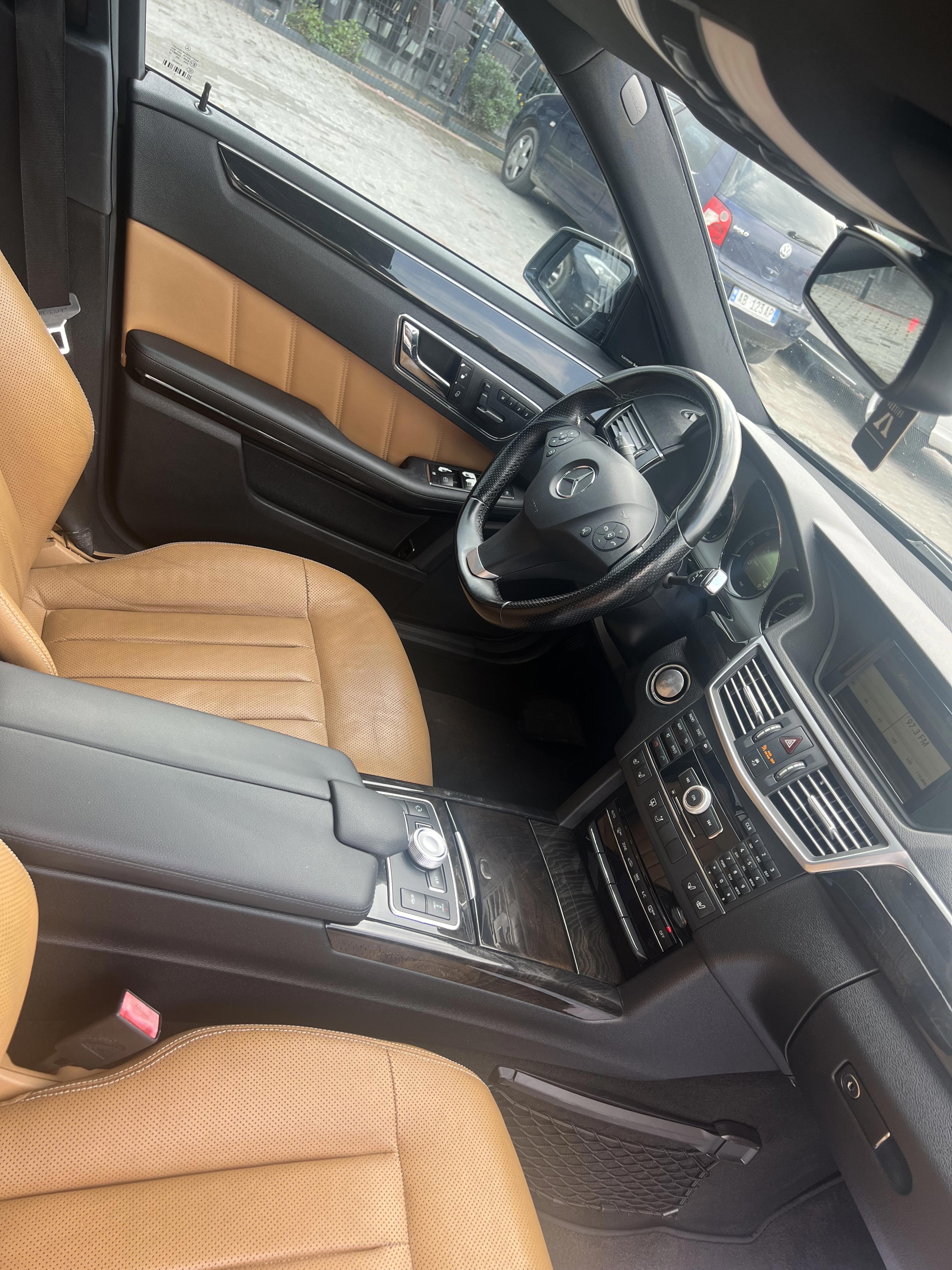 Mercedes-Benz E-Class - photo 4