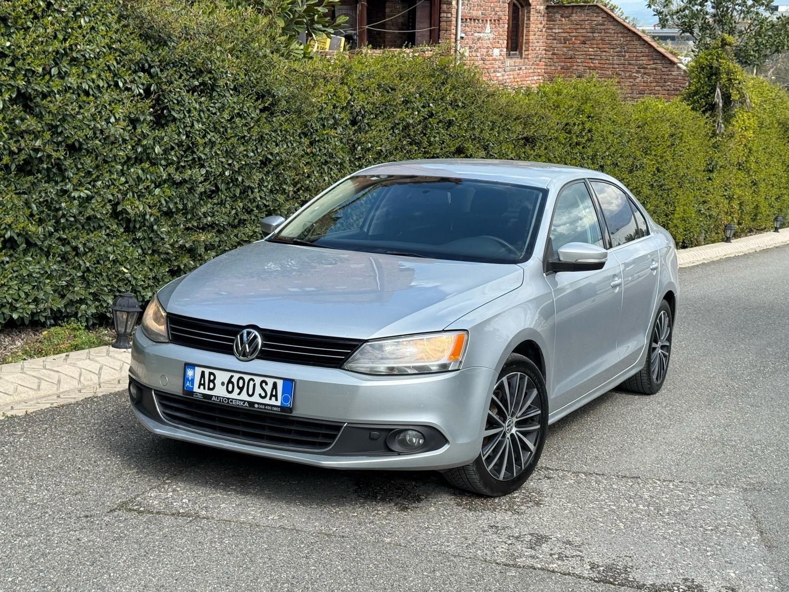 Volkswagen Jetta - main photo