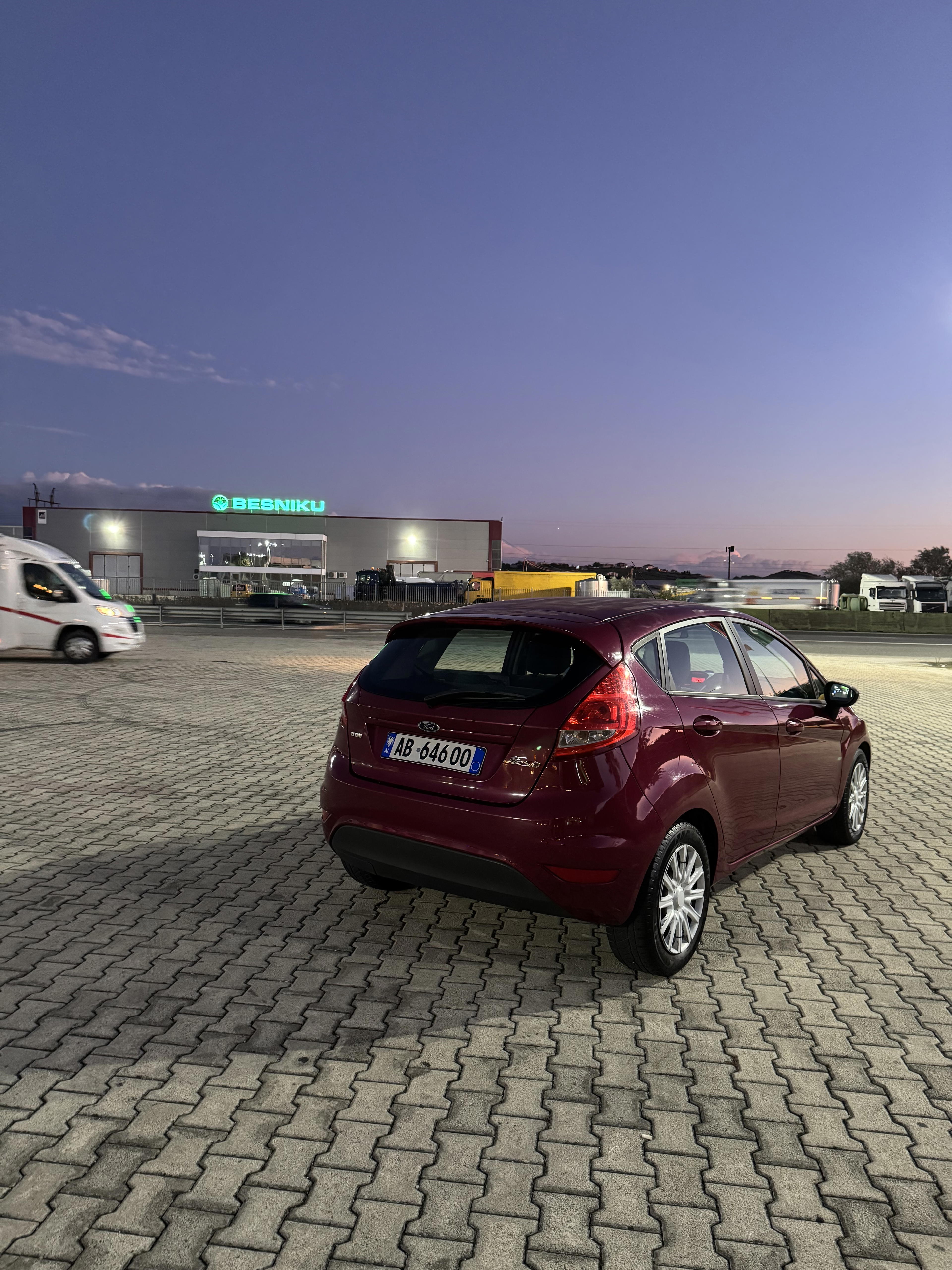 Ford Fiesta - side view