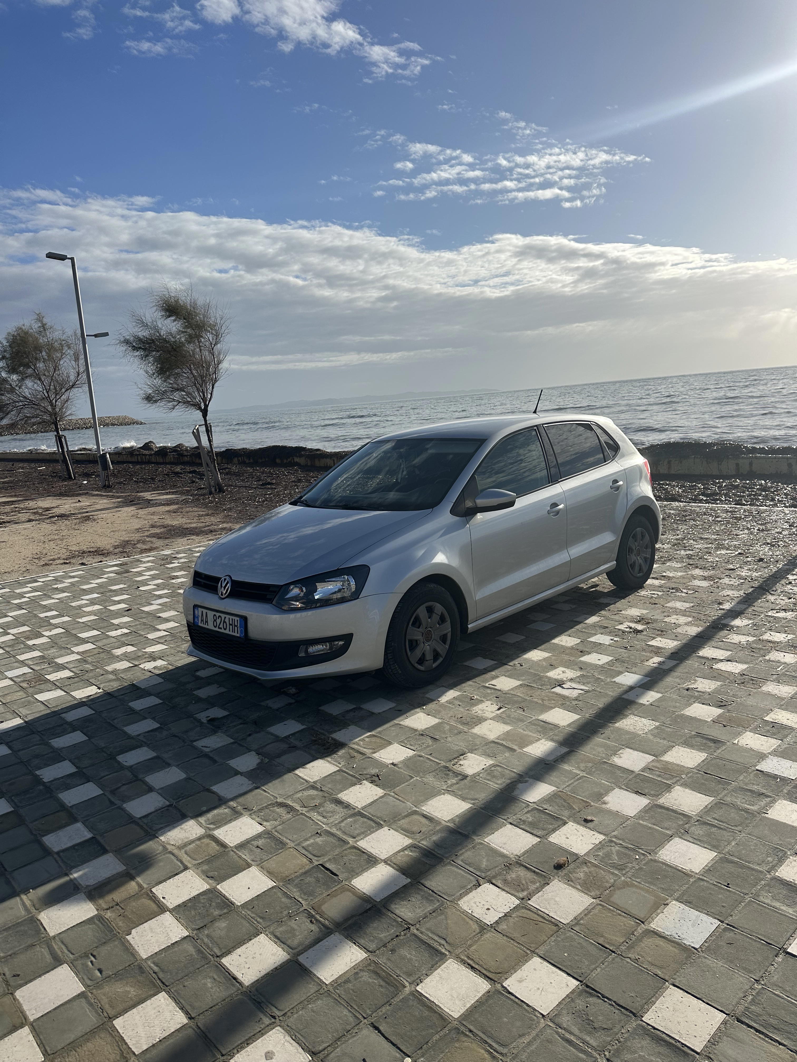 Volkswagen Polo - side view