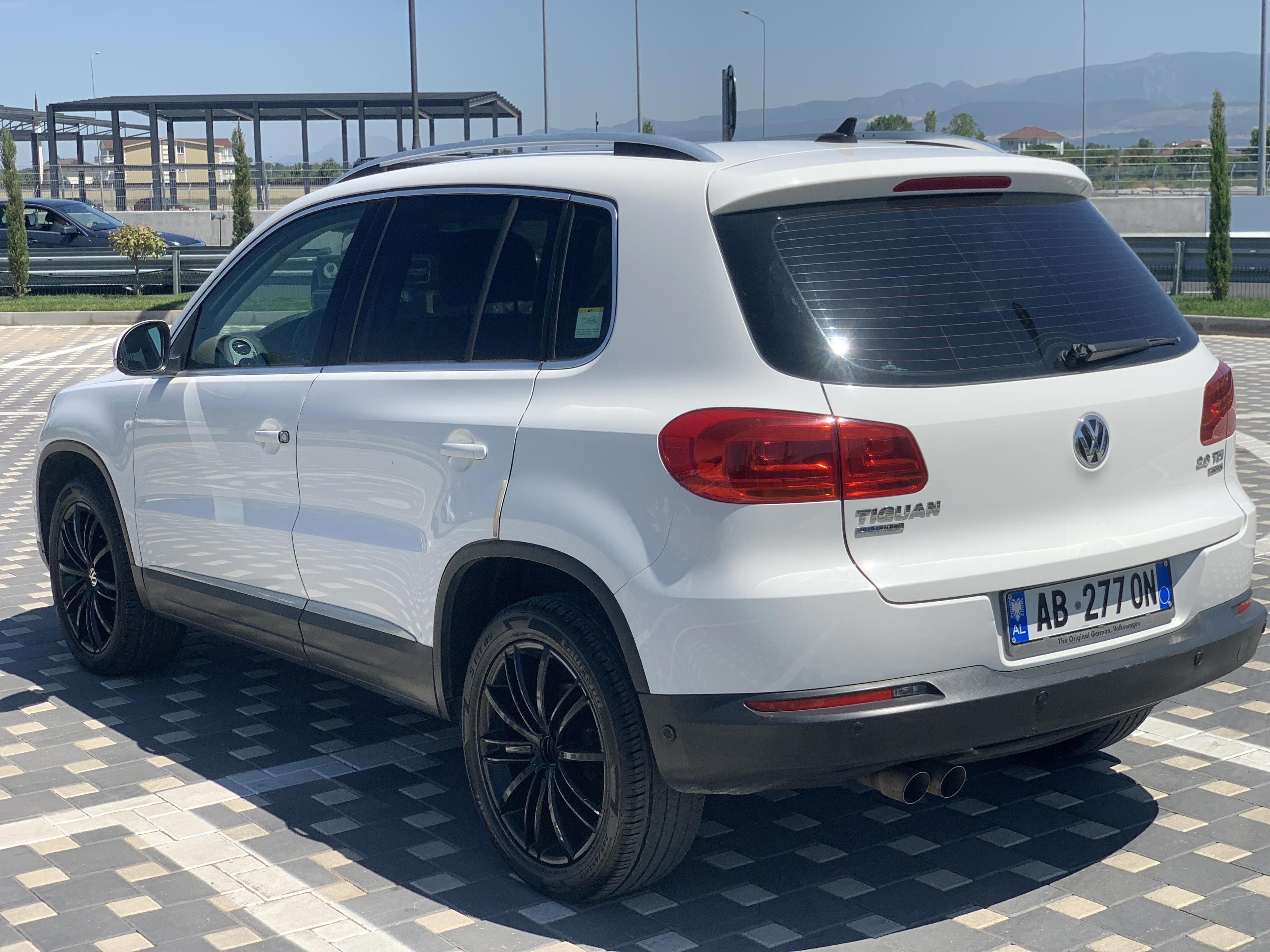 Volkswagen Tiguan - photo 4