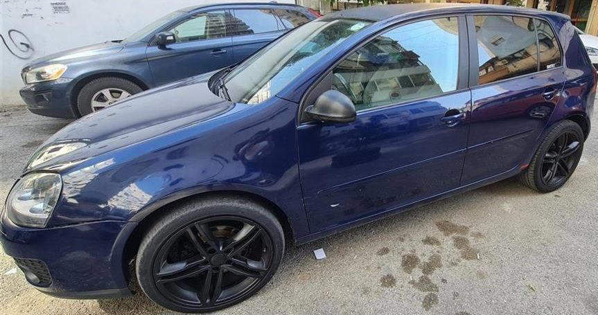 Volkswagen Golf - main photo