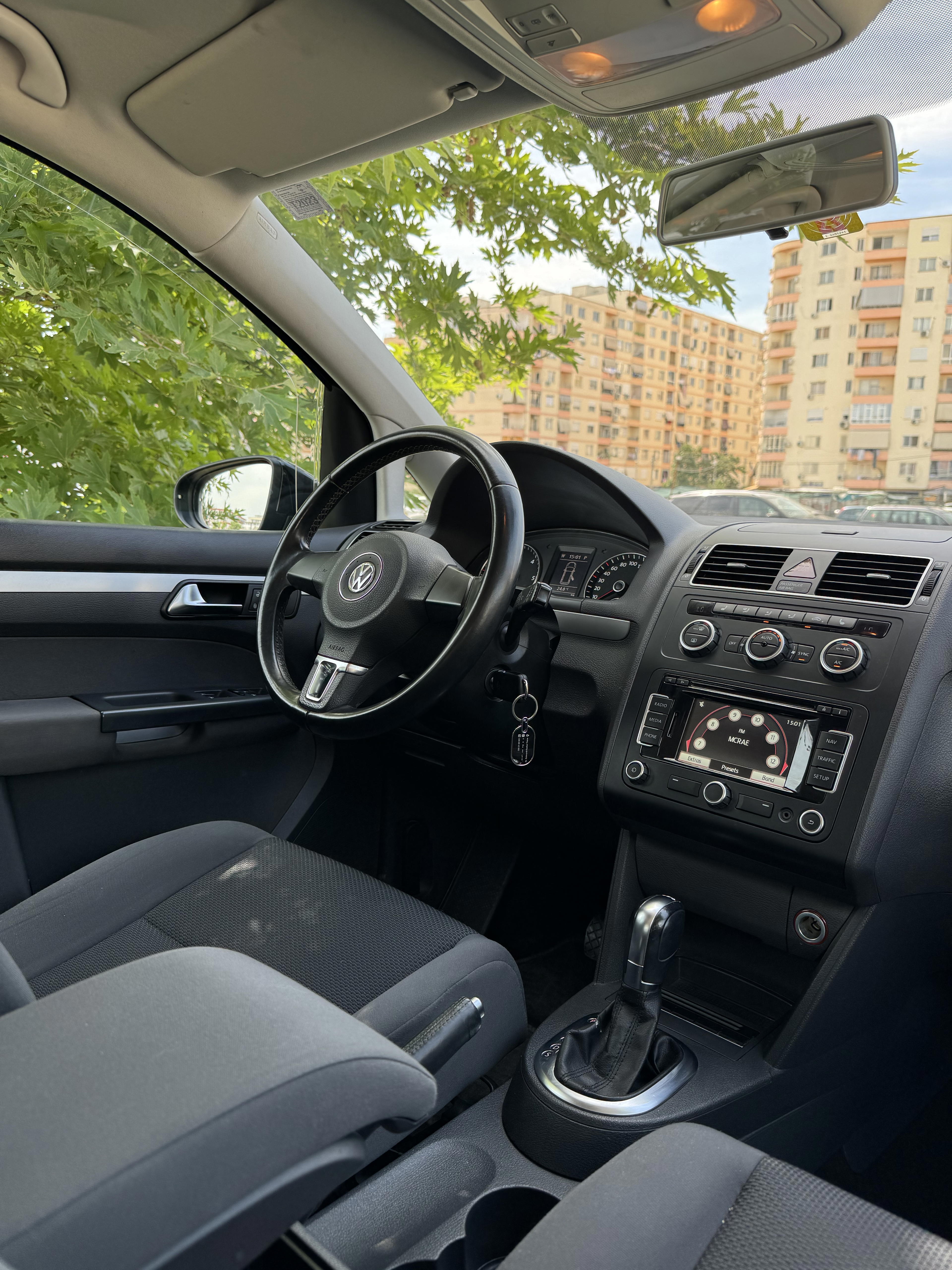 Volkswagen Touran - photo 3