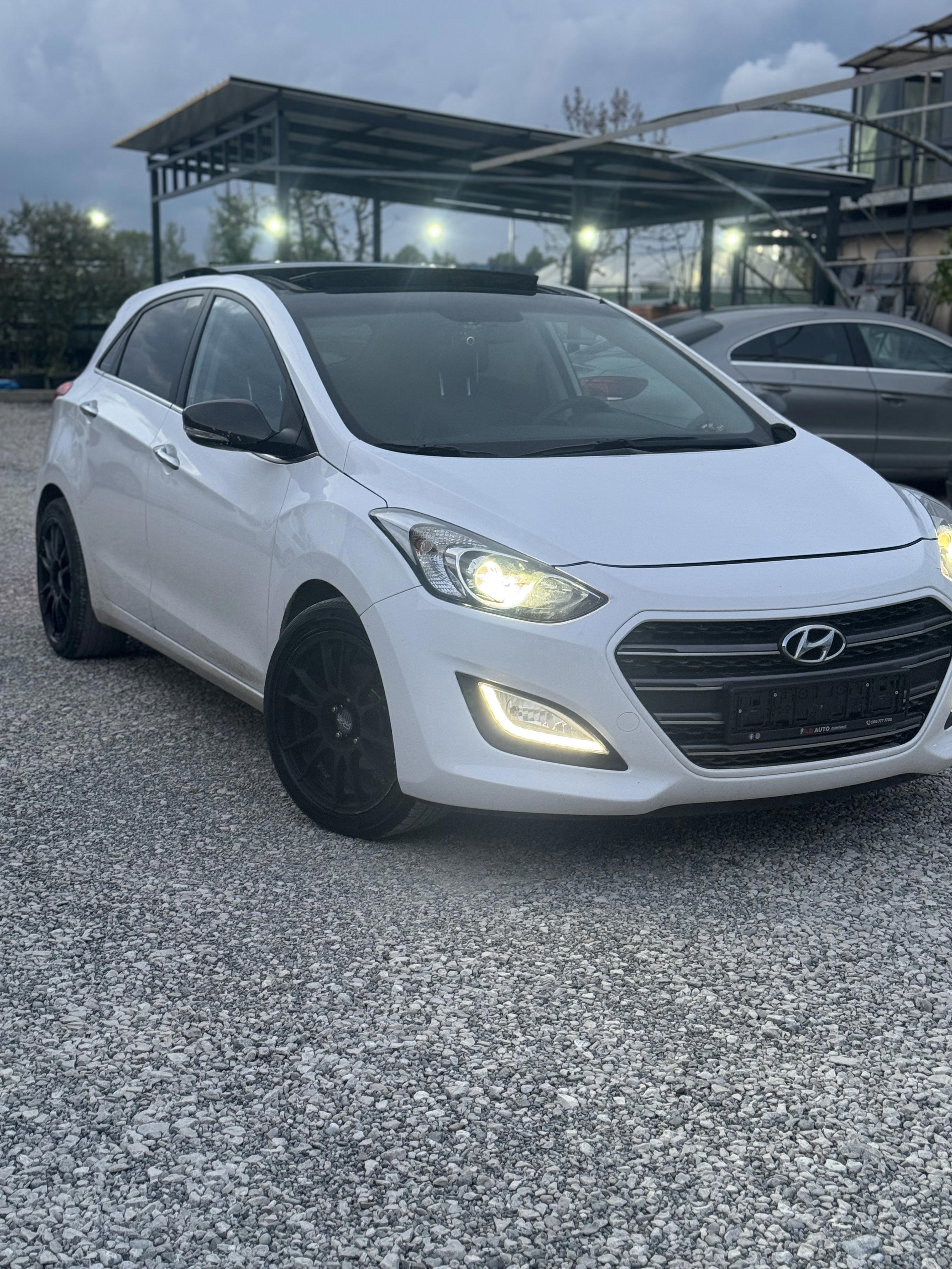 Hyundai I30 - main photo
