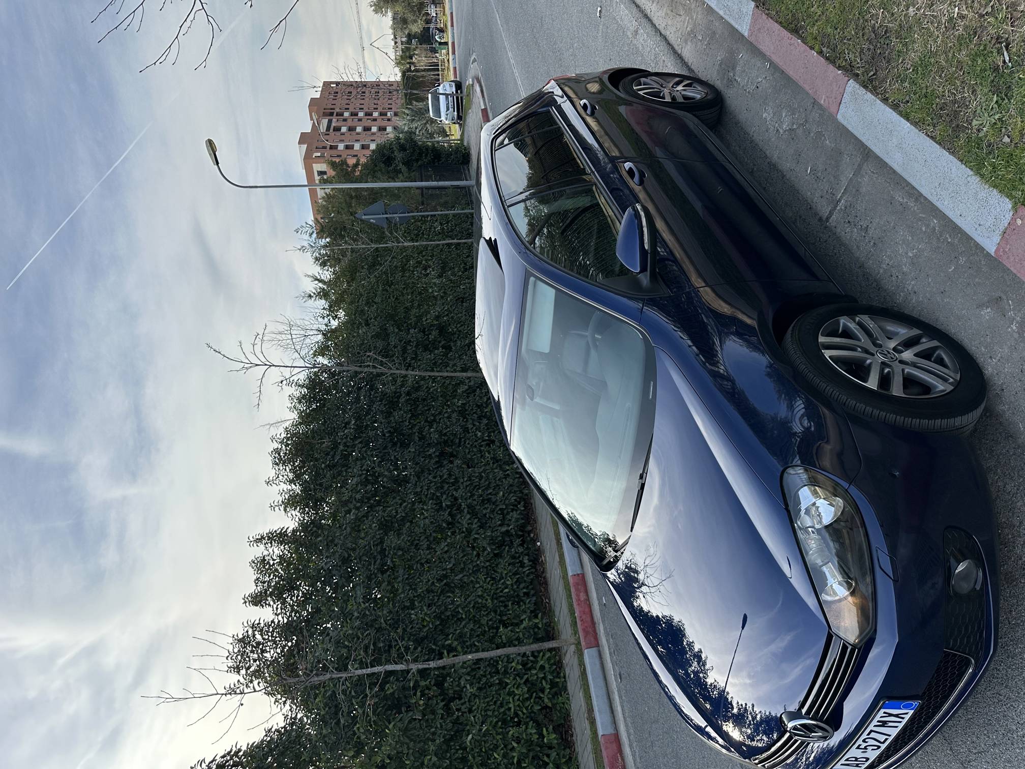 Volkswagen Golf - main photo