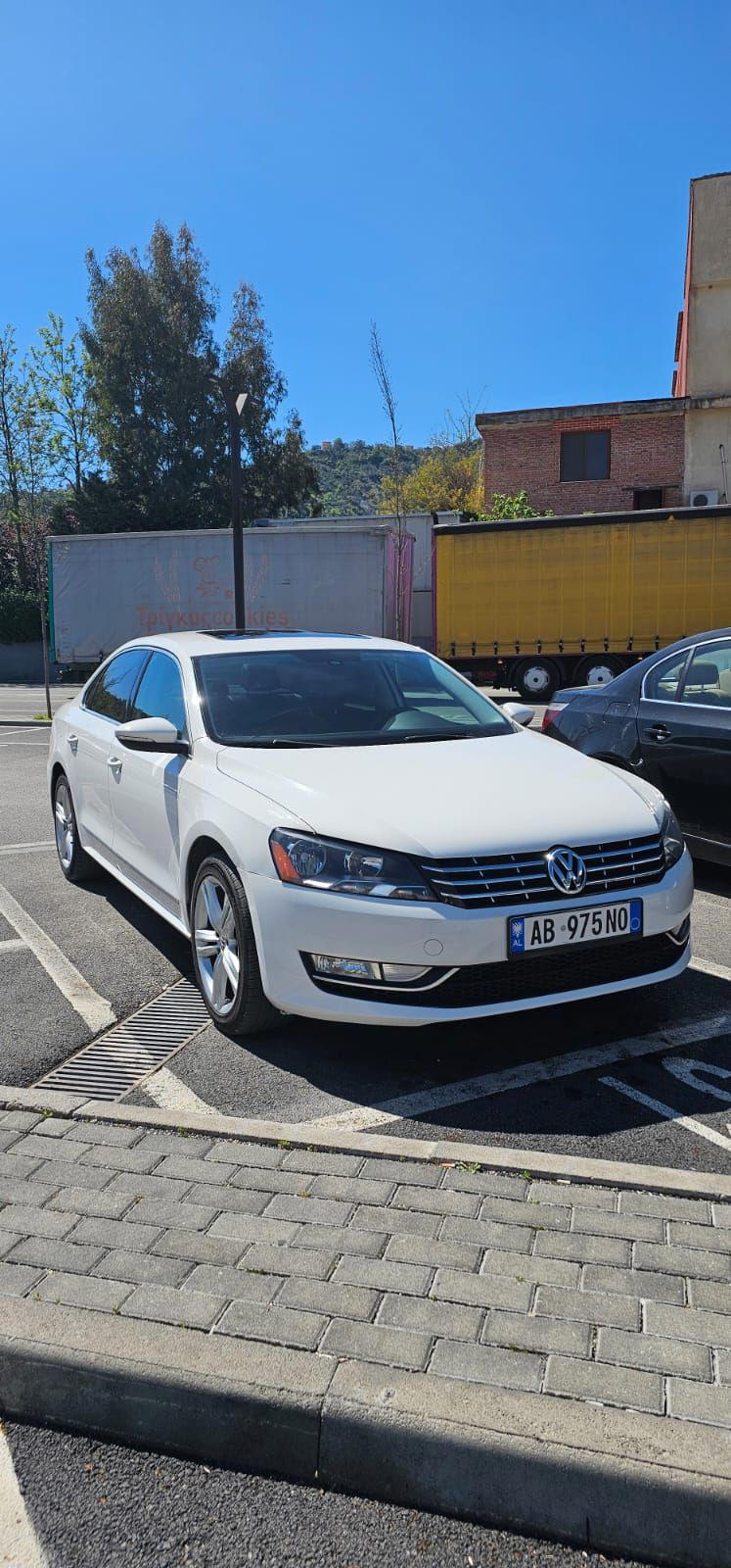 Volkswagen Passat - side view