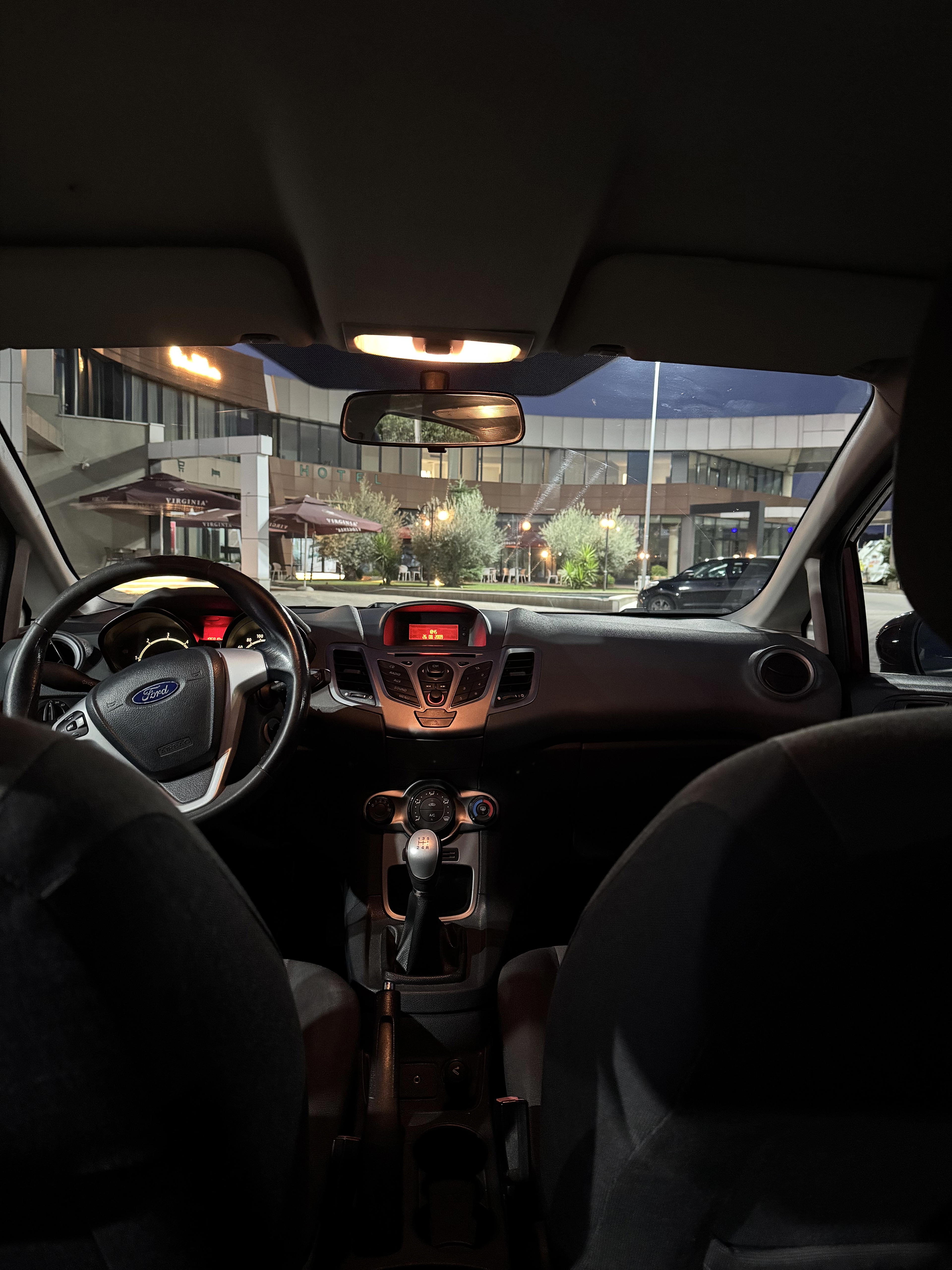 Ford Fiesta - photo 4