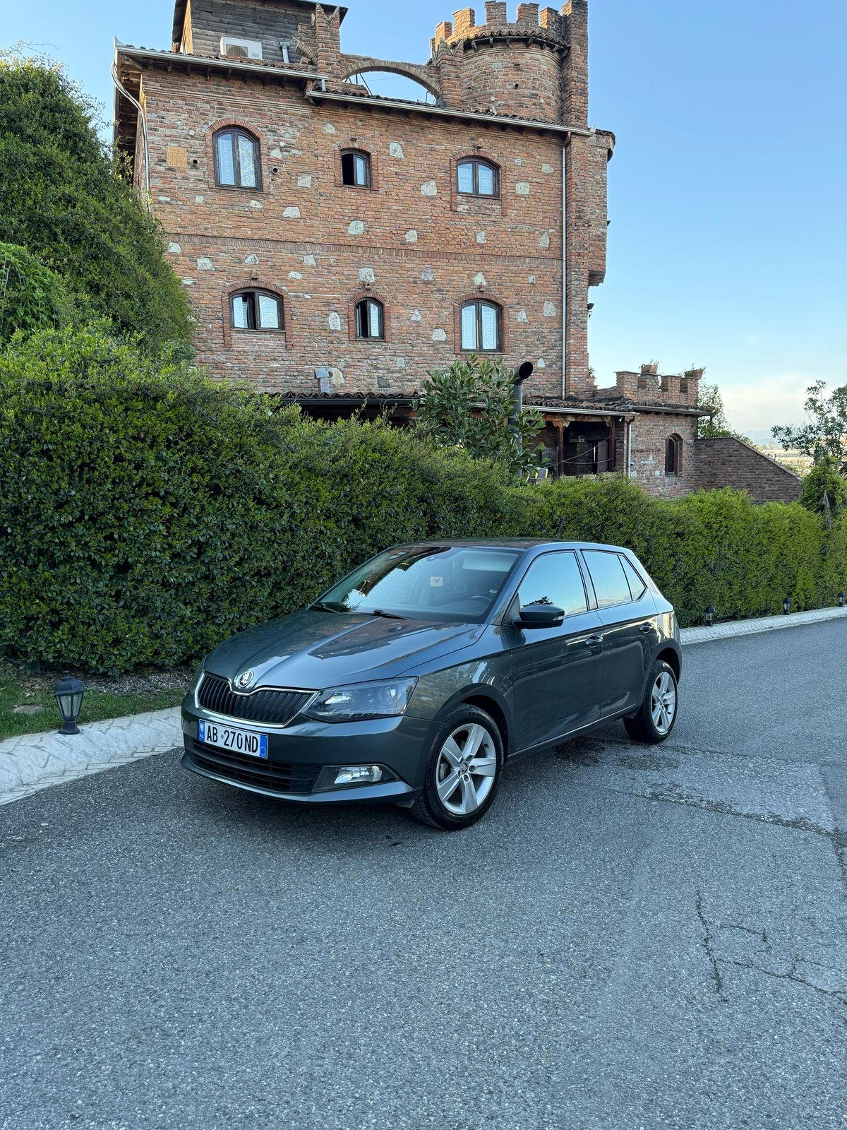 Skoda Fabia - side view
