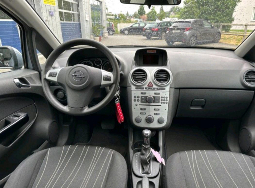 Opel Corsa - side view