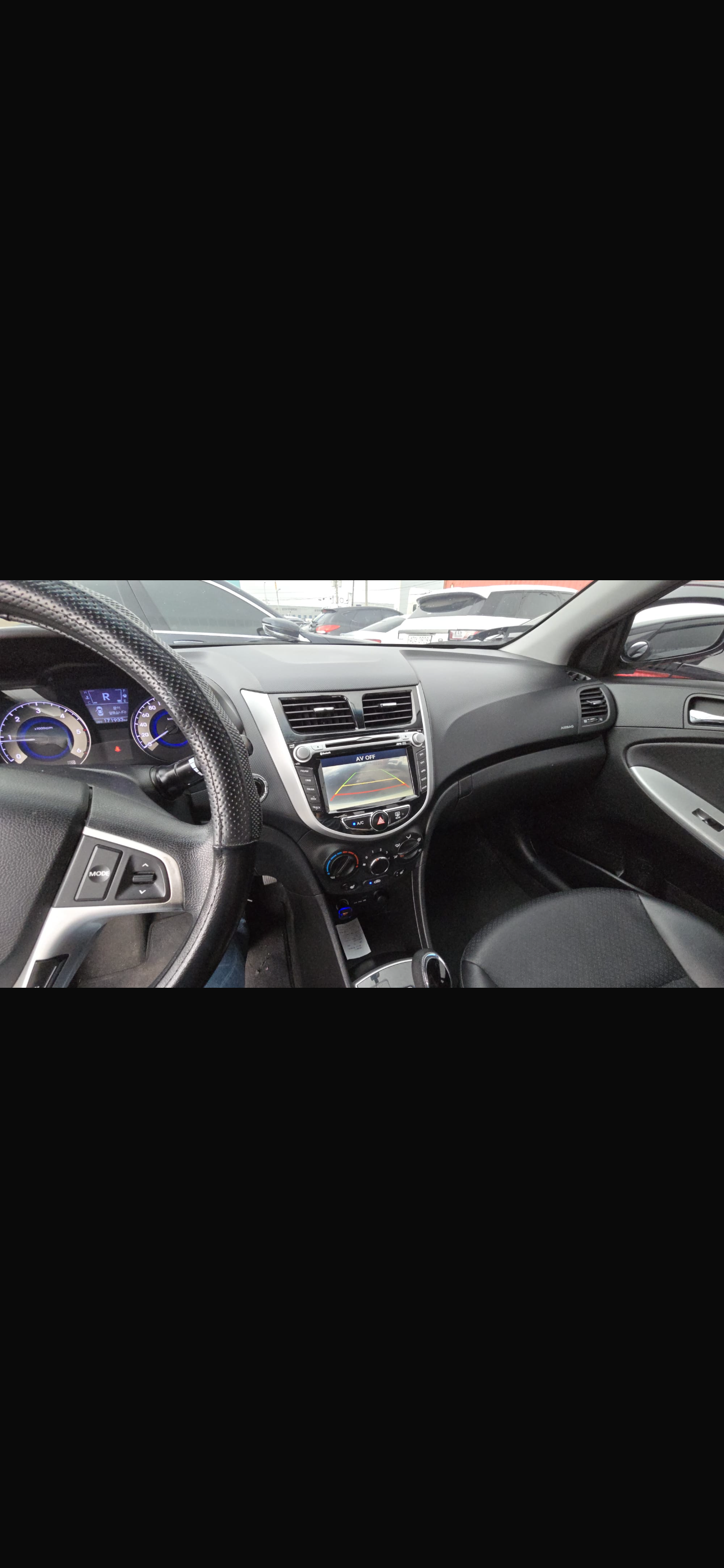 Hyundai Accent - photo 3