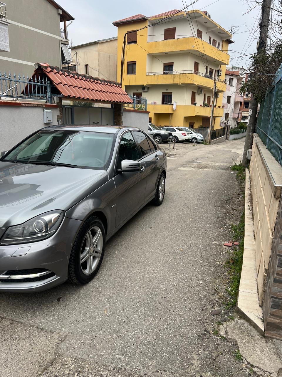 Mercedes-Benz C-Class - side view