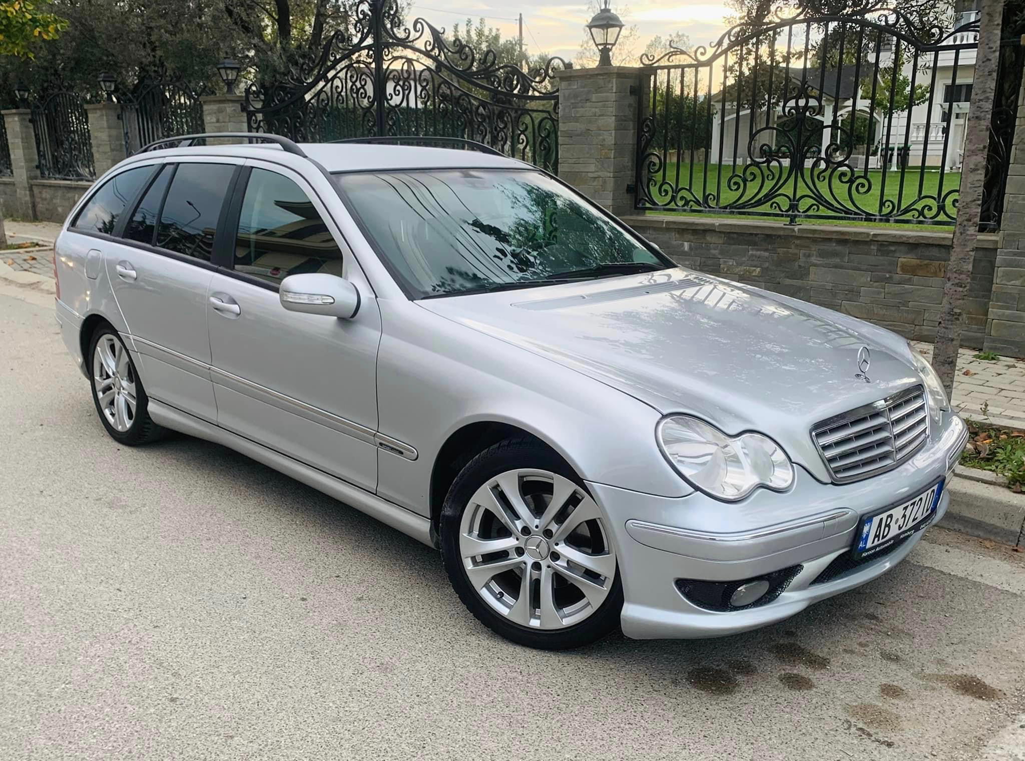Mercedes-Benz C-Class - side view