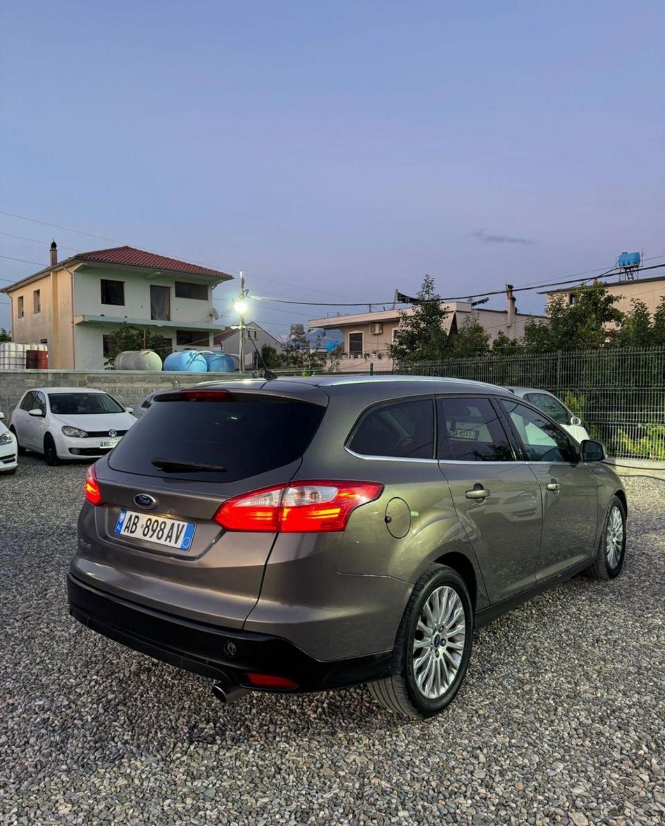 Ford Focus ST - side view