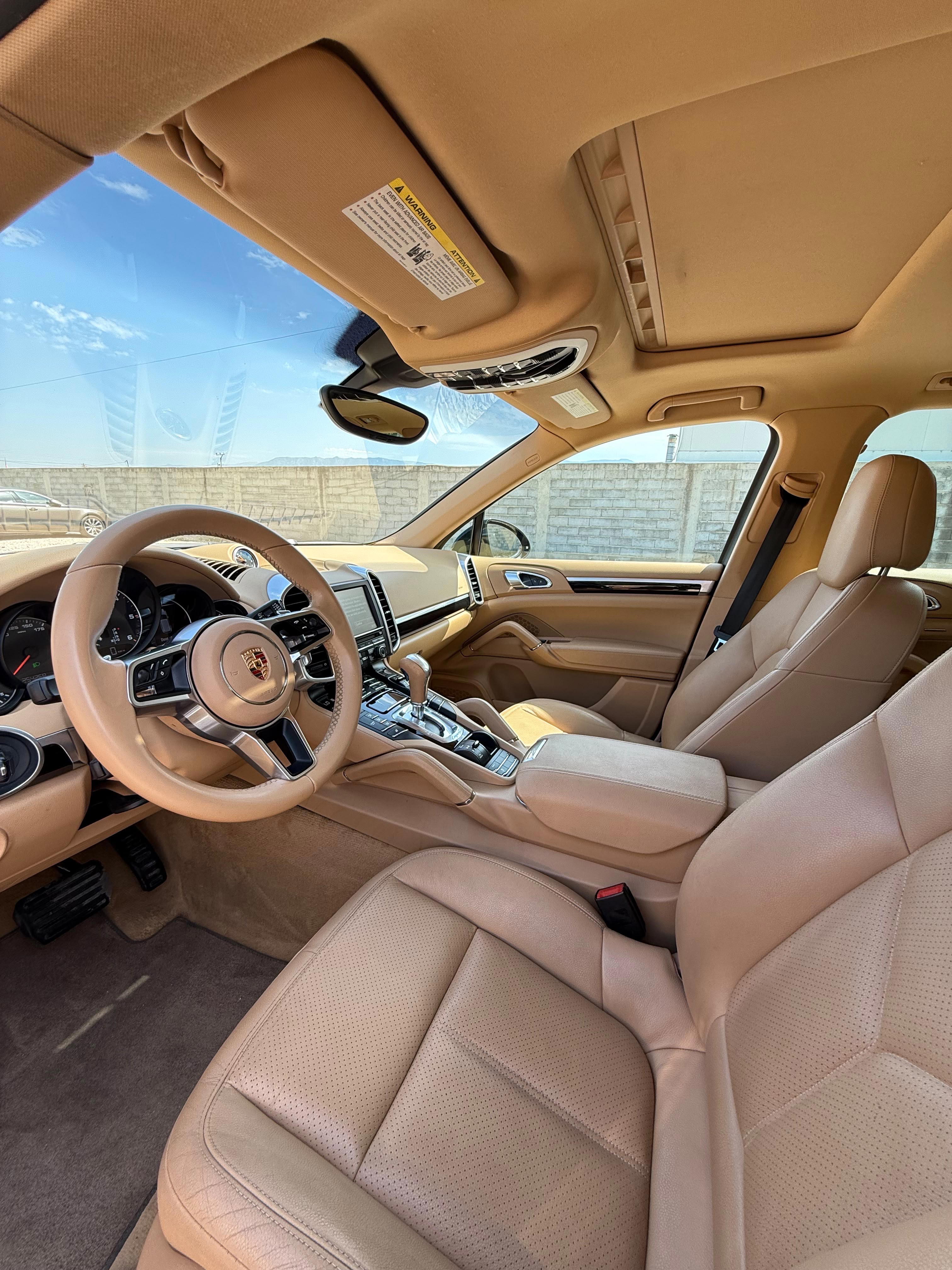 Porsche Cayenne - side view