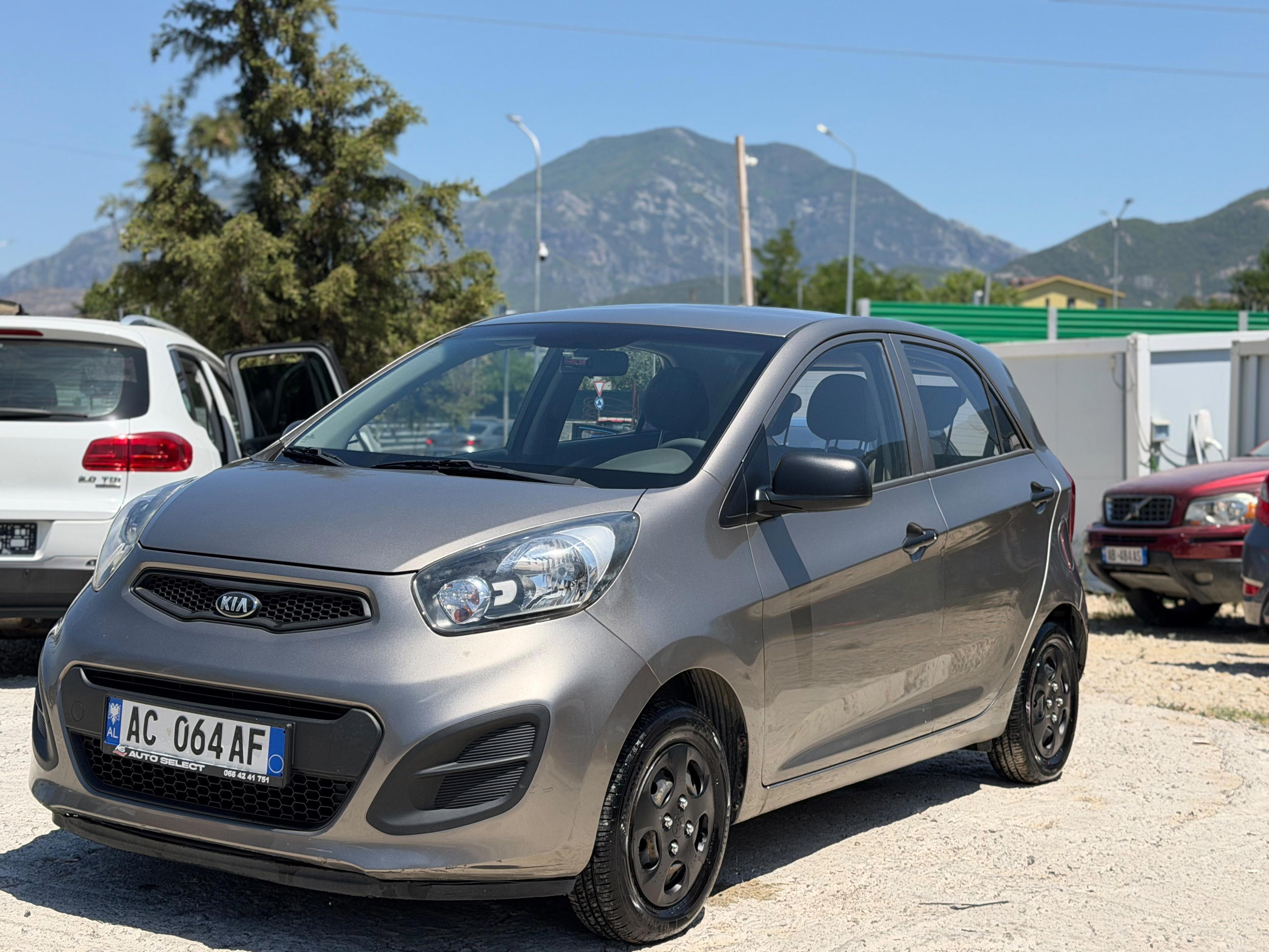 Hyundai i10 for rent