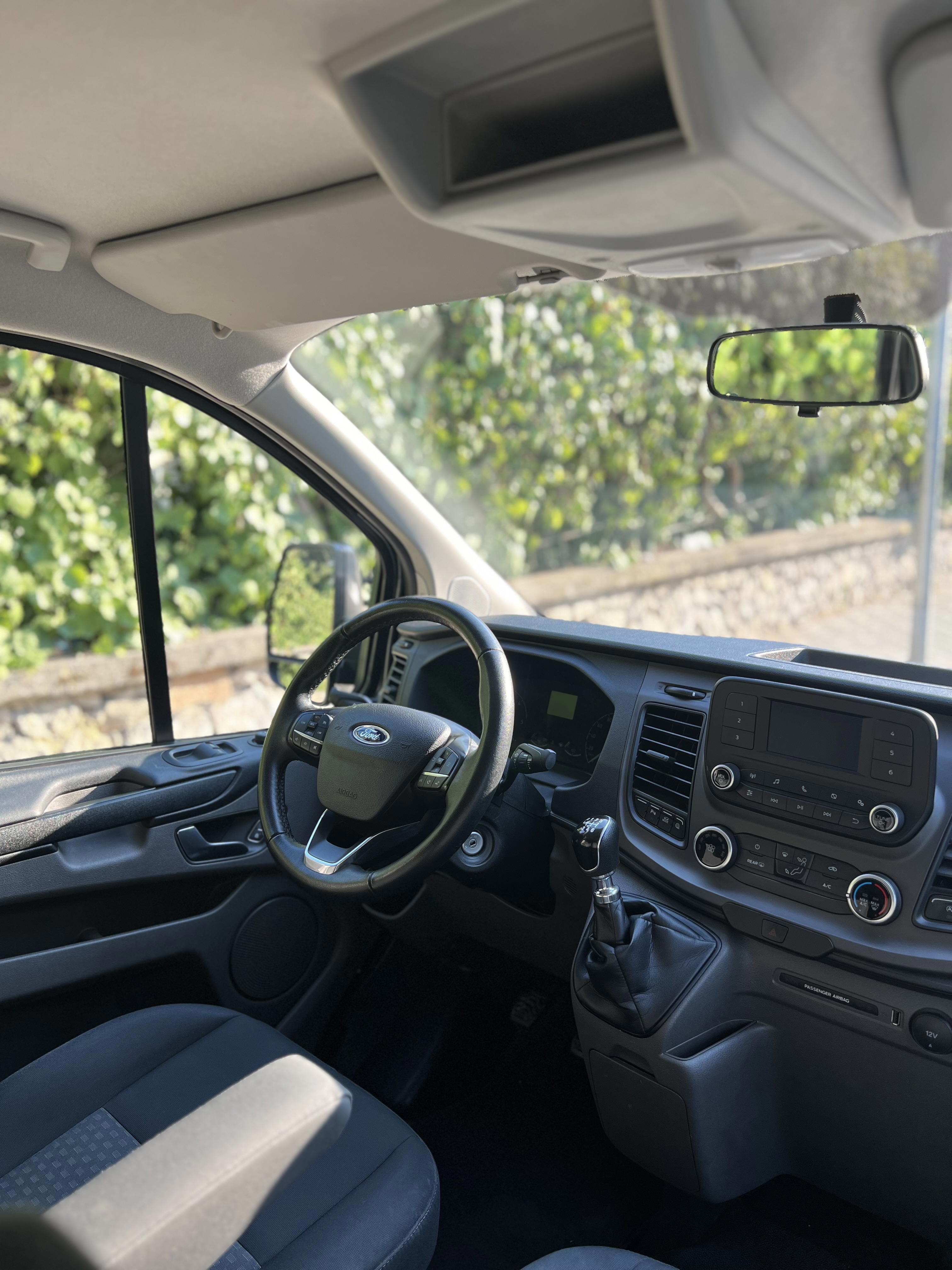 Ford Transit Custom - side view