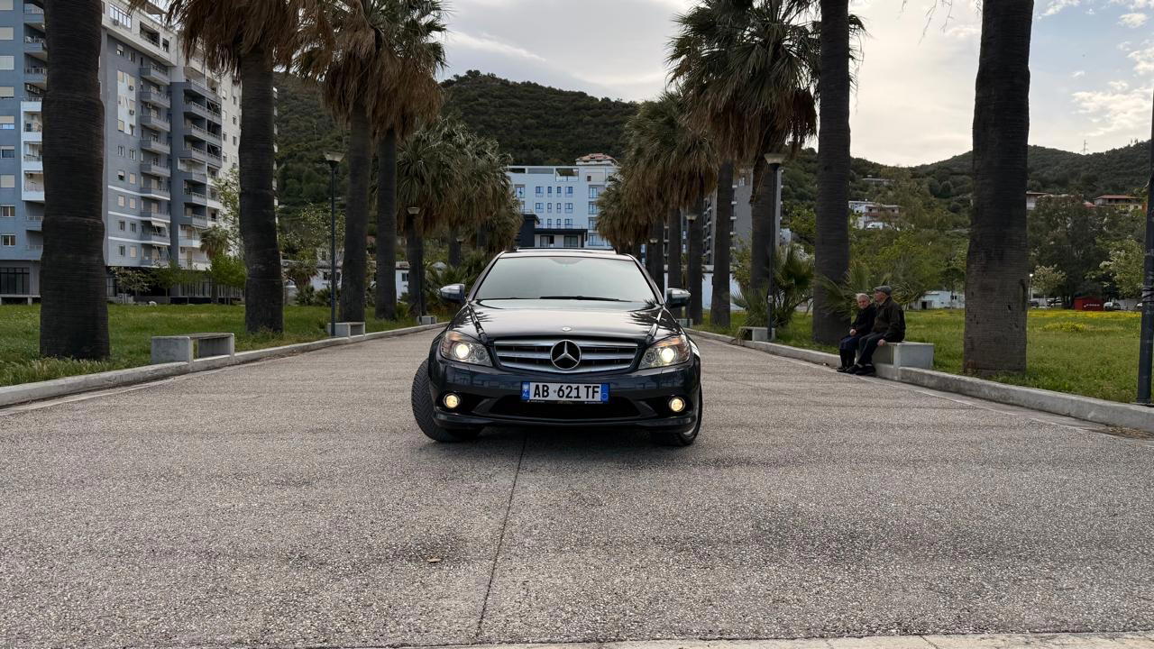 Mercedes-Benz C-Class - side view