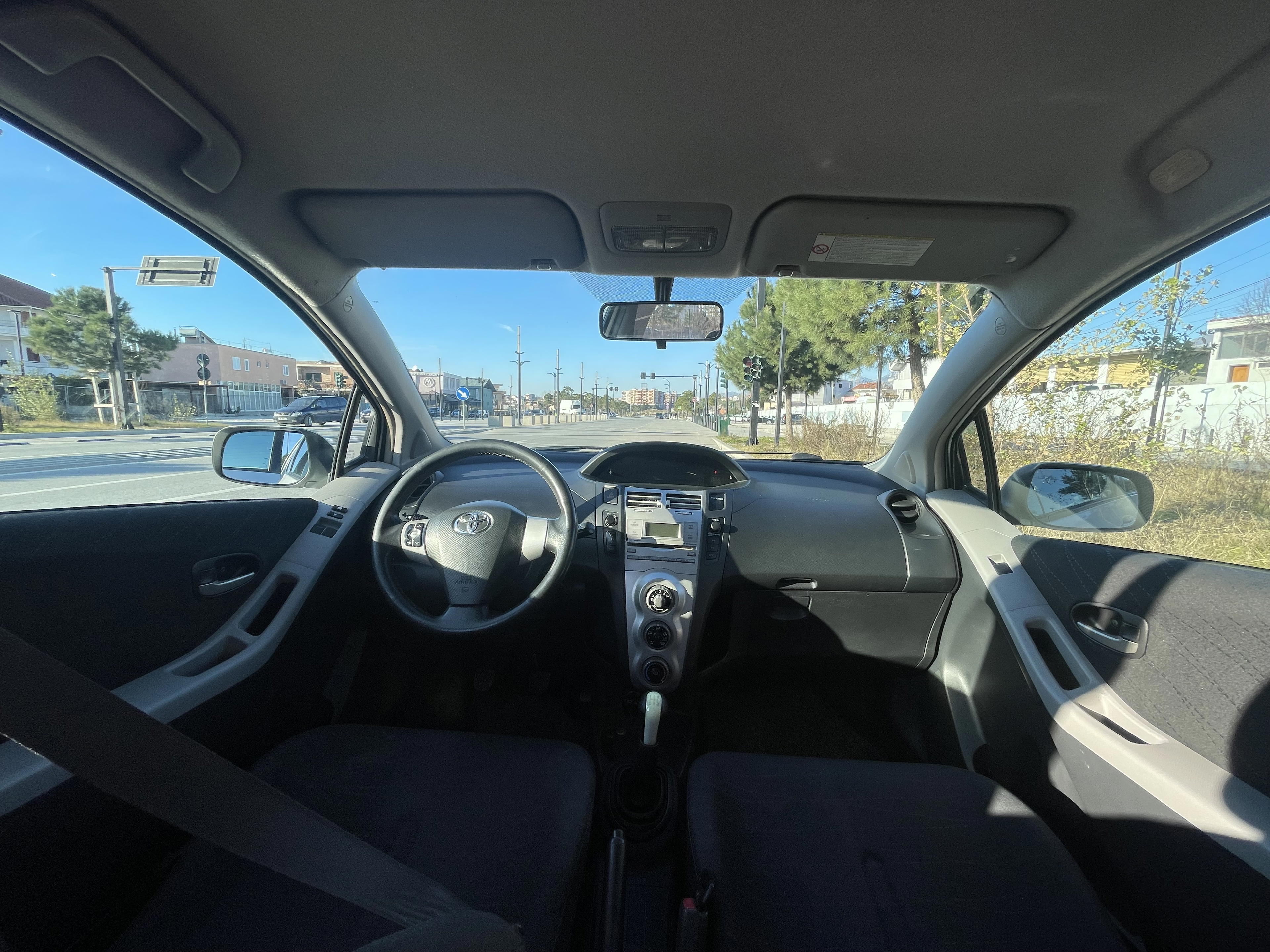 Toyota Yaris - photo 3