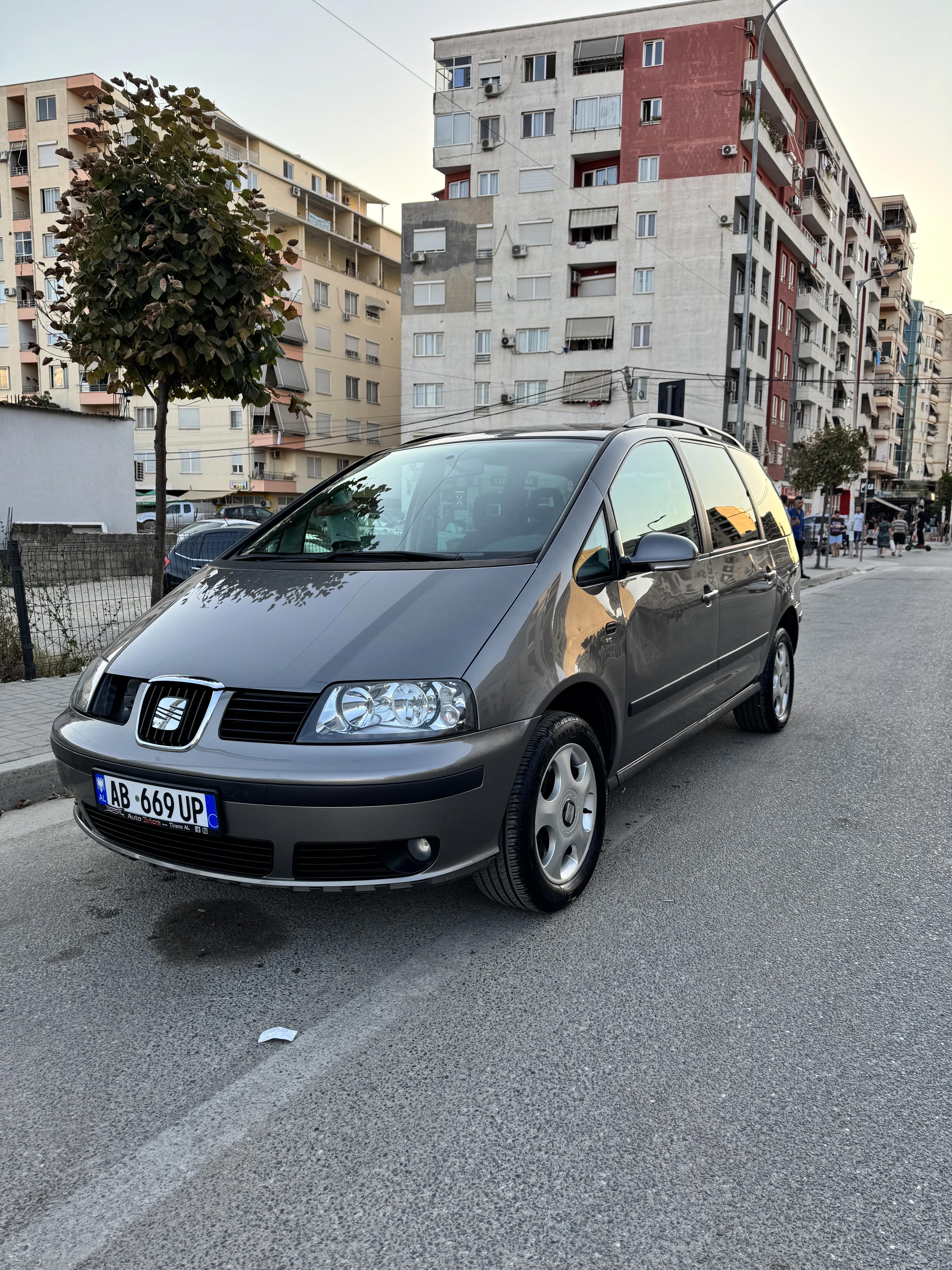 Seat Alhambra - main photo