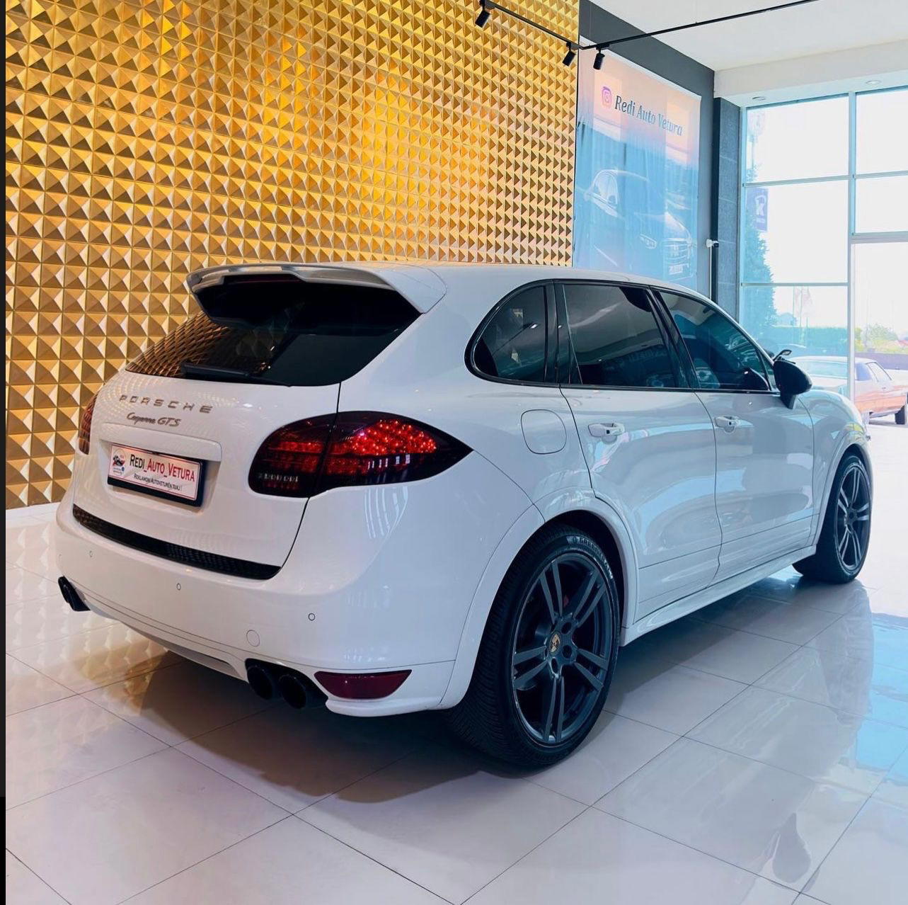 Porsche Cayenne - photo 3