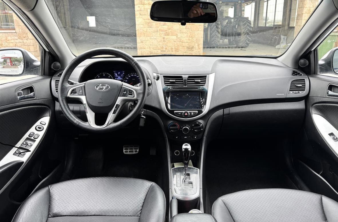 Hyundai Accent - photo 4