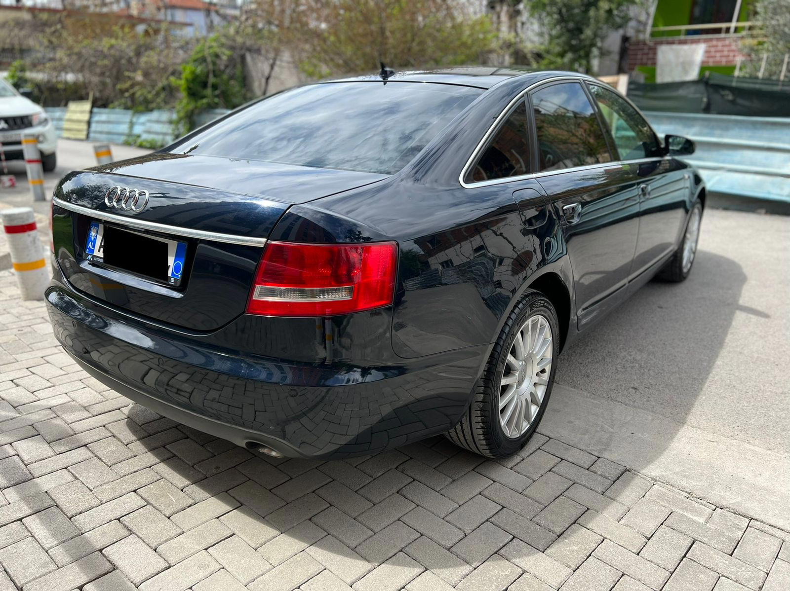 Audi A6 - side view