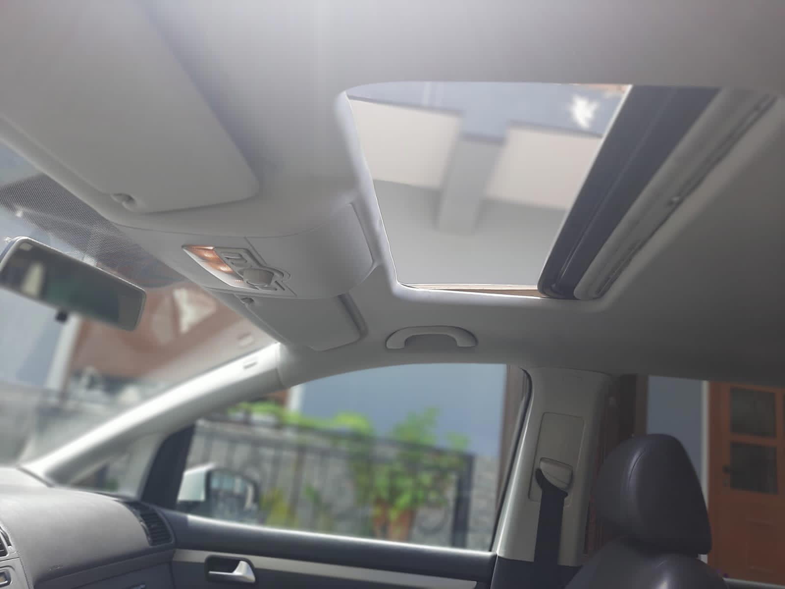 Volkswagen Touran - photo 4