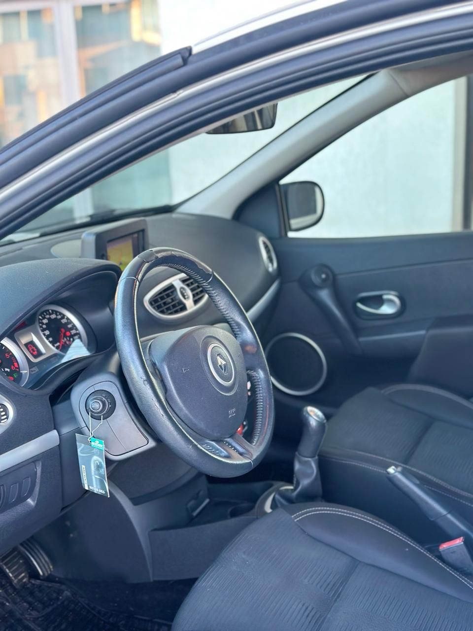Renault Clio - photo 4