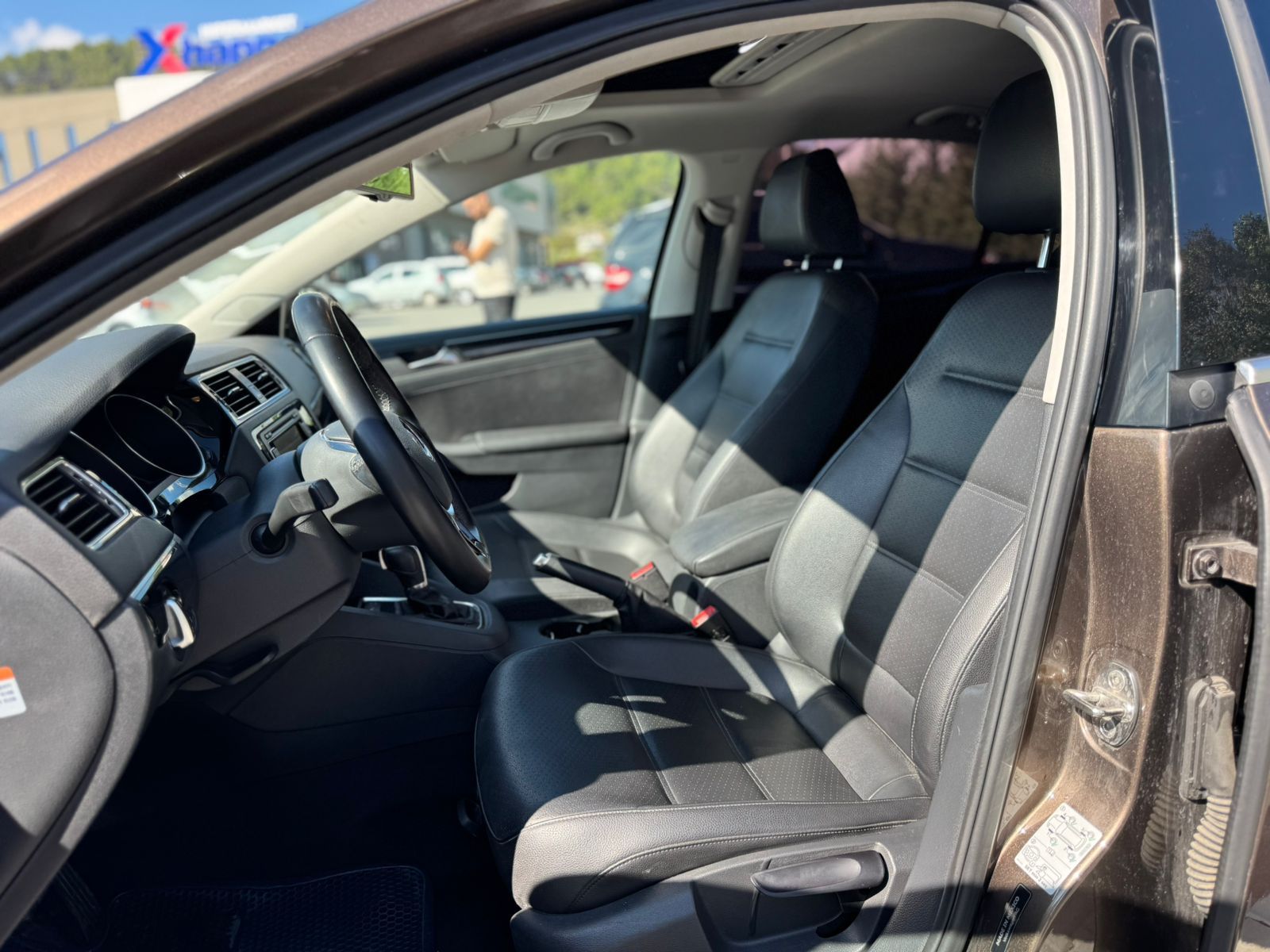 Volkswagen Jetta - photo 4