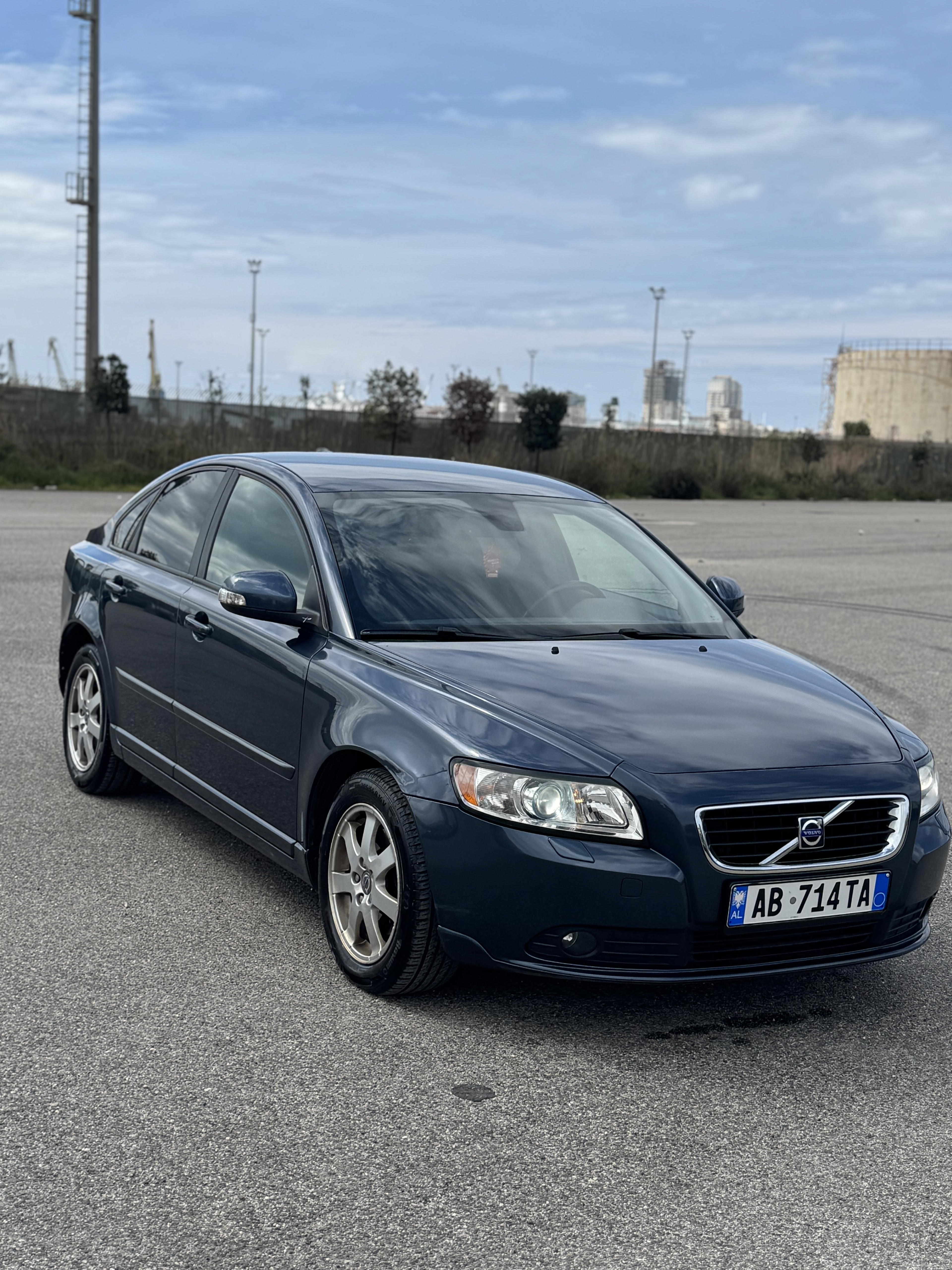 Volvo S40 - photo 3