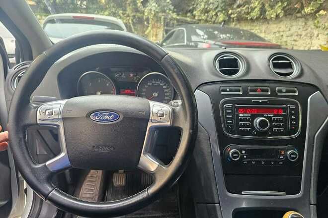 Ford Fusion - photo 4