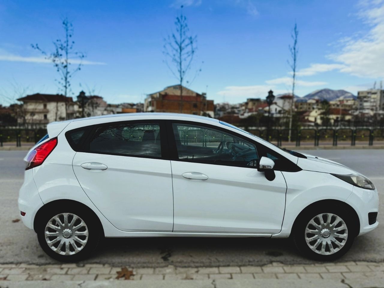 Ford Fiesta RentX Albania