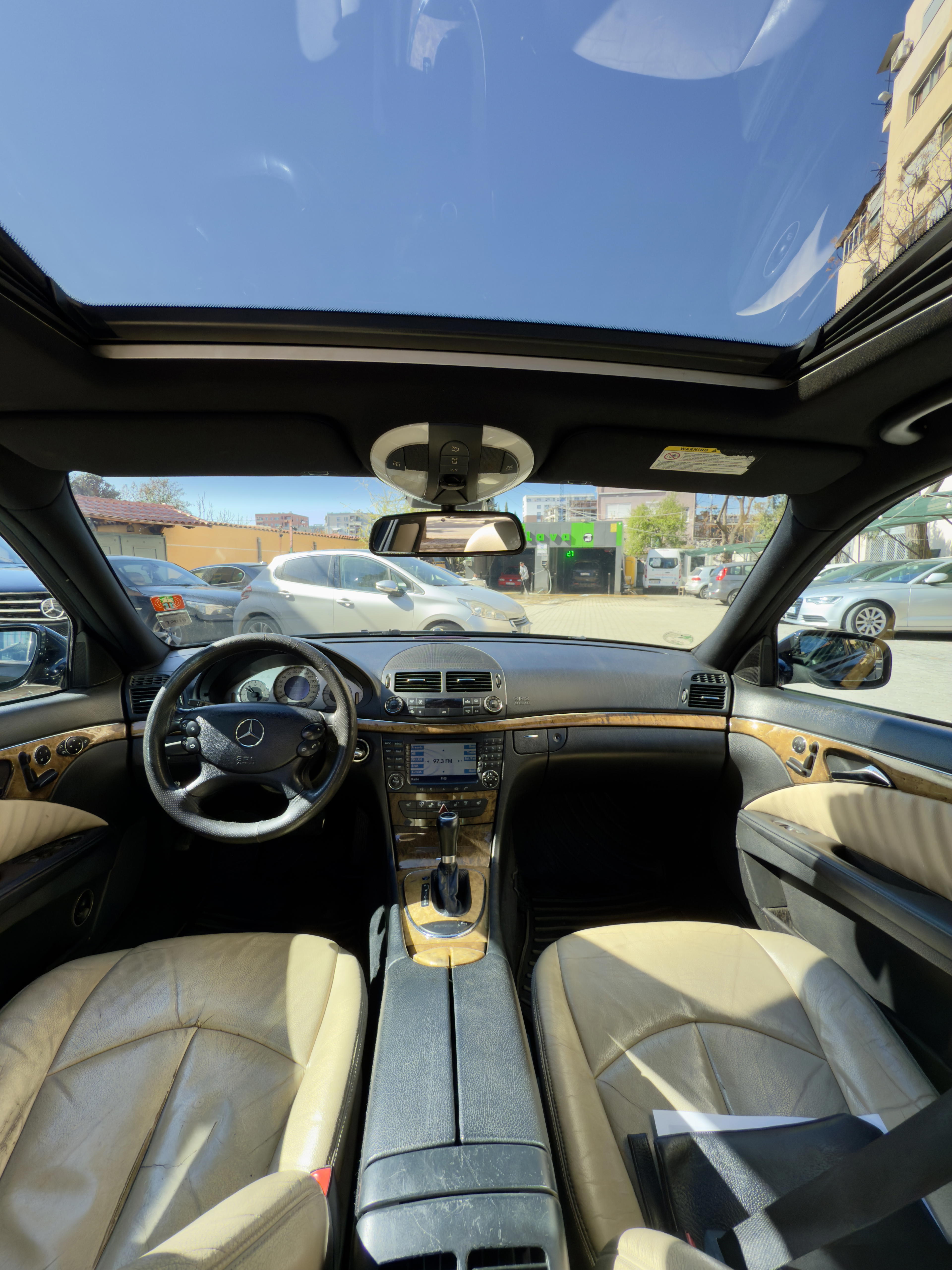 Mercedes-Benz 300 E - photo 3