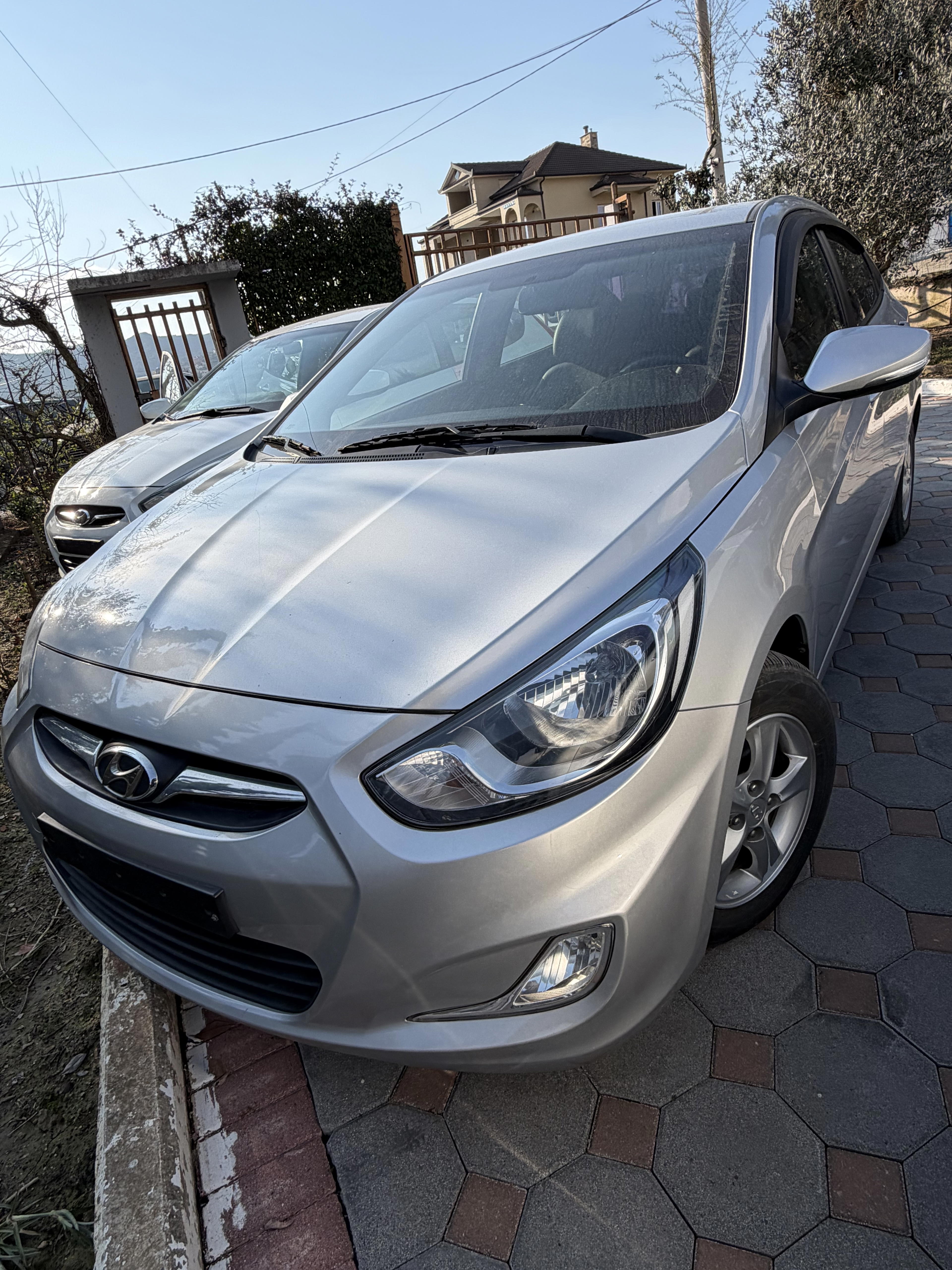 Hyundai Accent RentX Albania