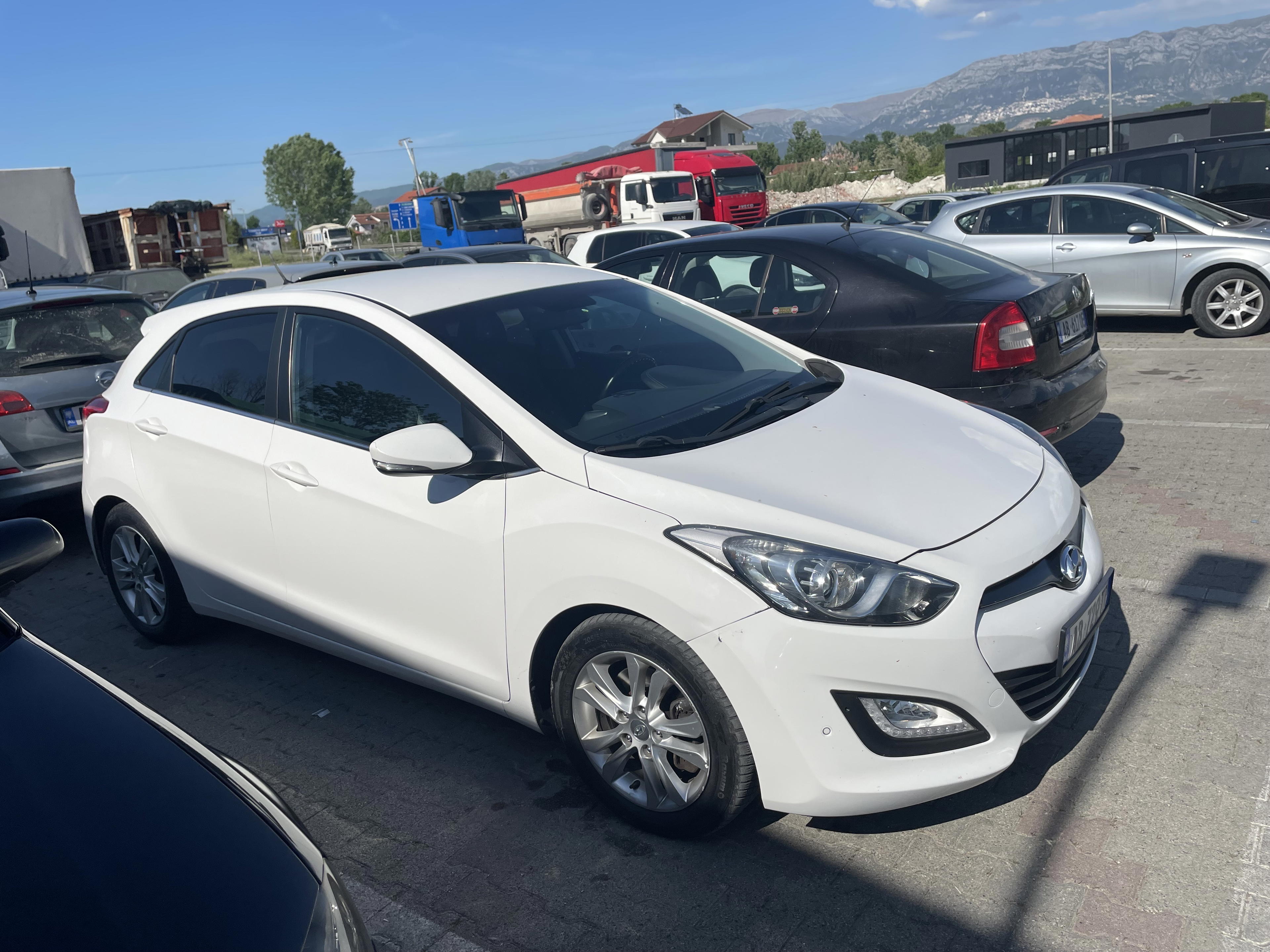 Hyundai I30 for rent