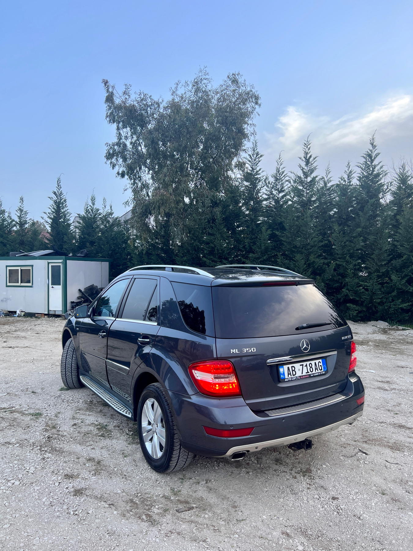 Mercedes-Benz ML Class - side view
