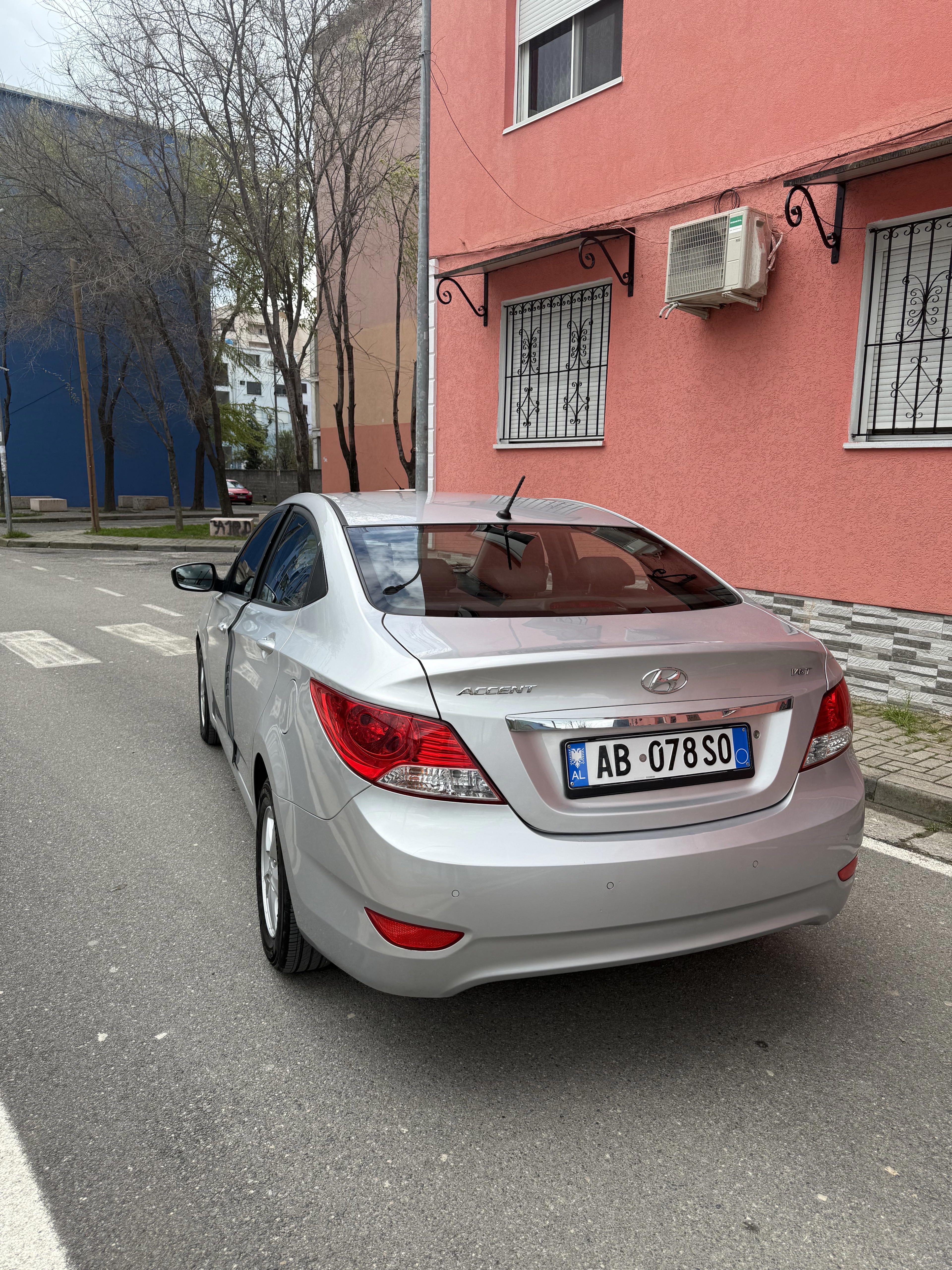 Hyundai Accent - photo 4