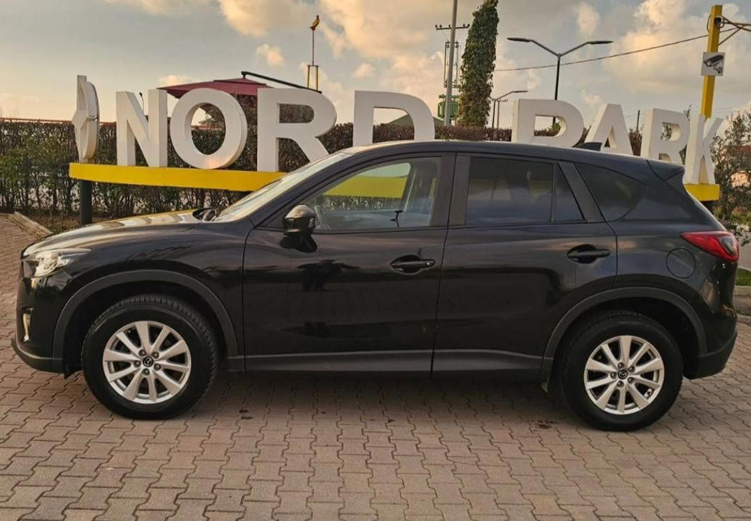 MAZDA CX-5 - side view