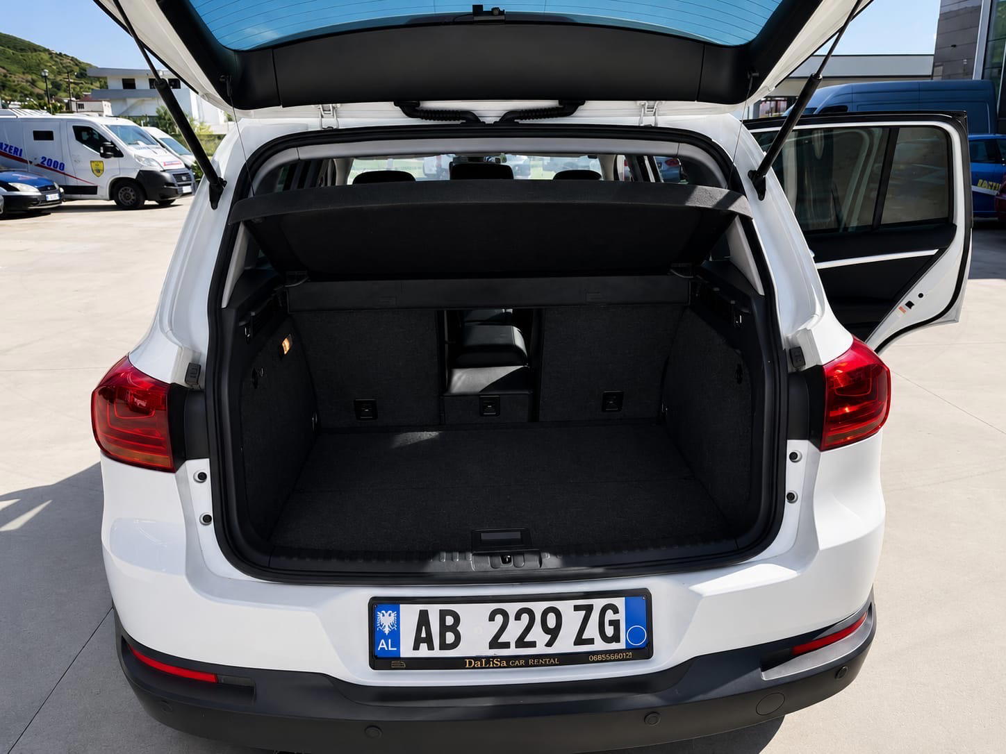 Volkswagen Tiguan - photo 4