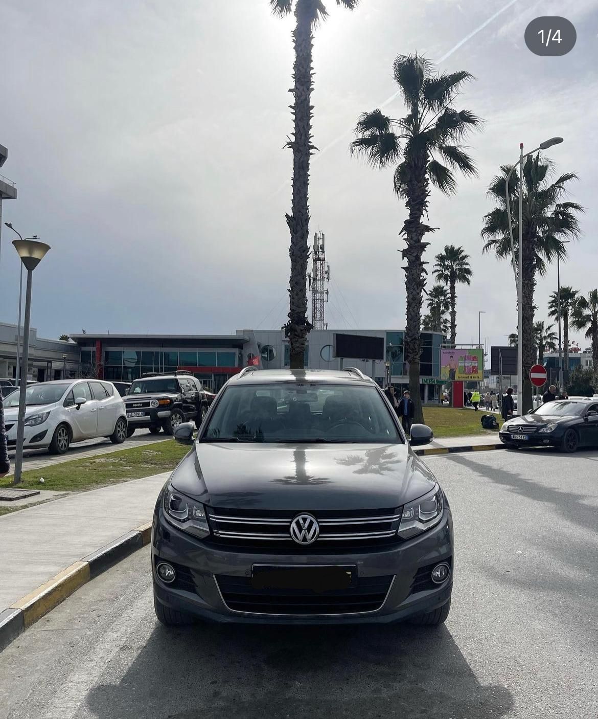 Volkswagen Tiguan - main photo