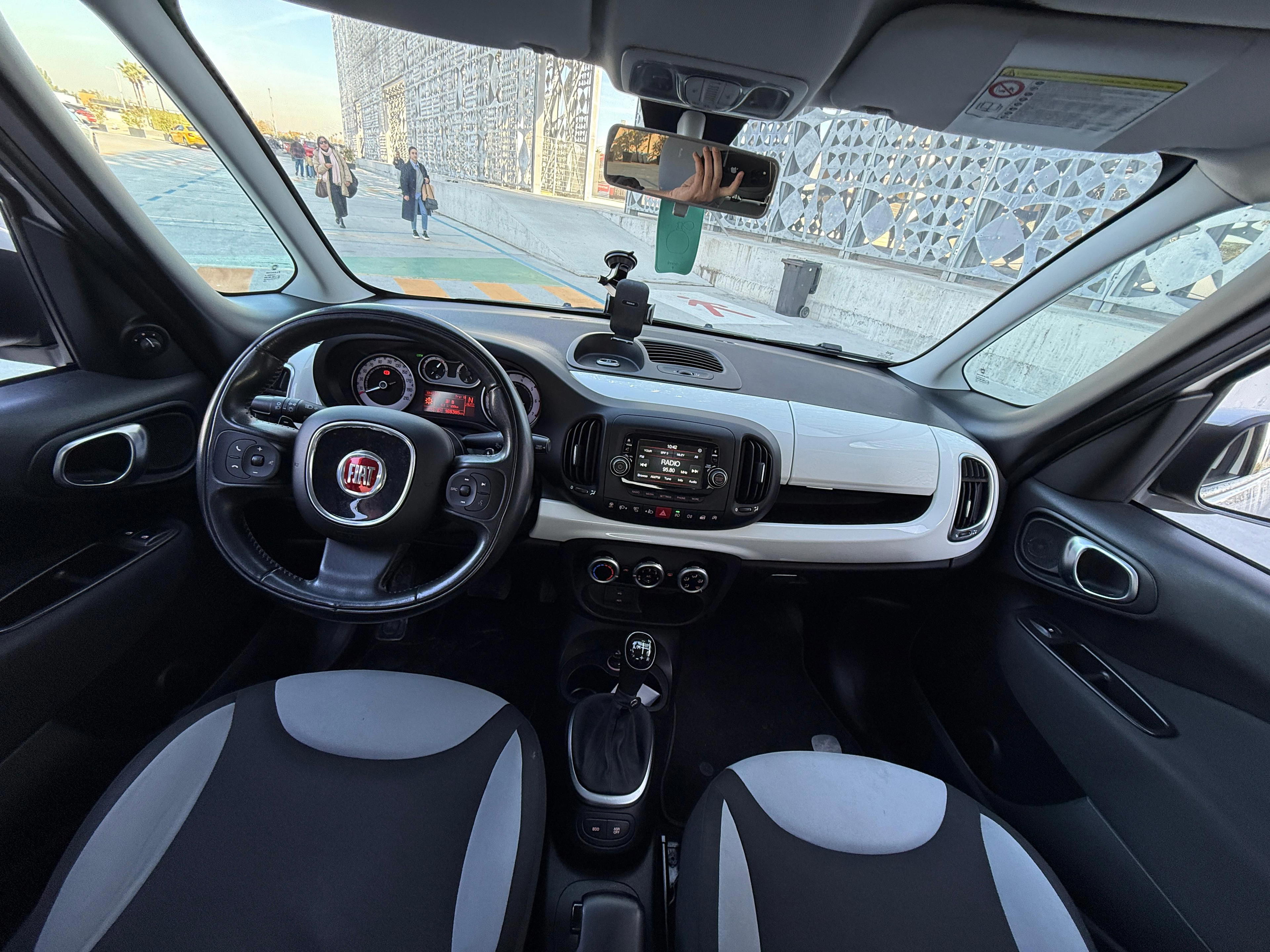 FIAT 500L - side view