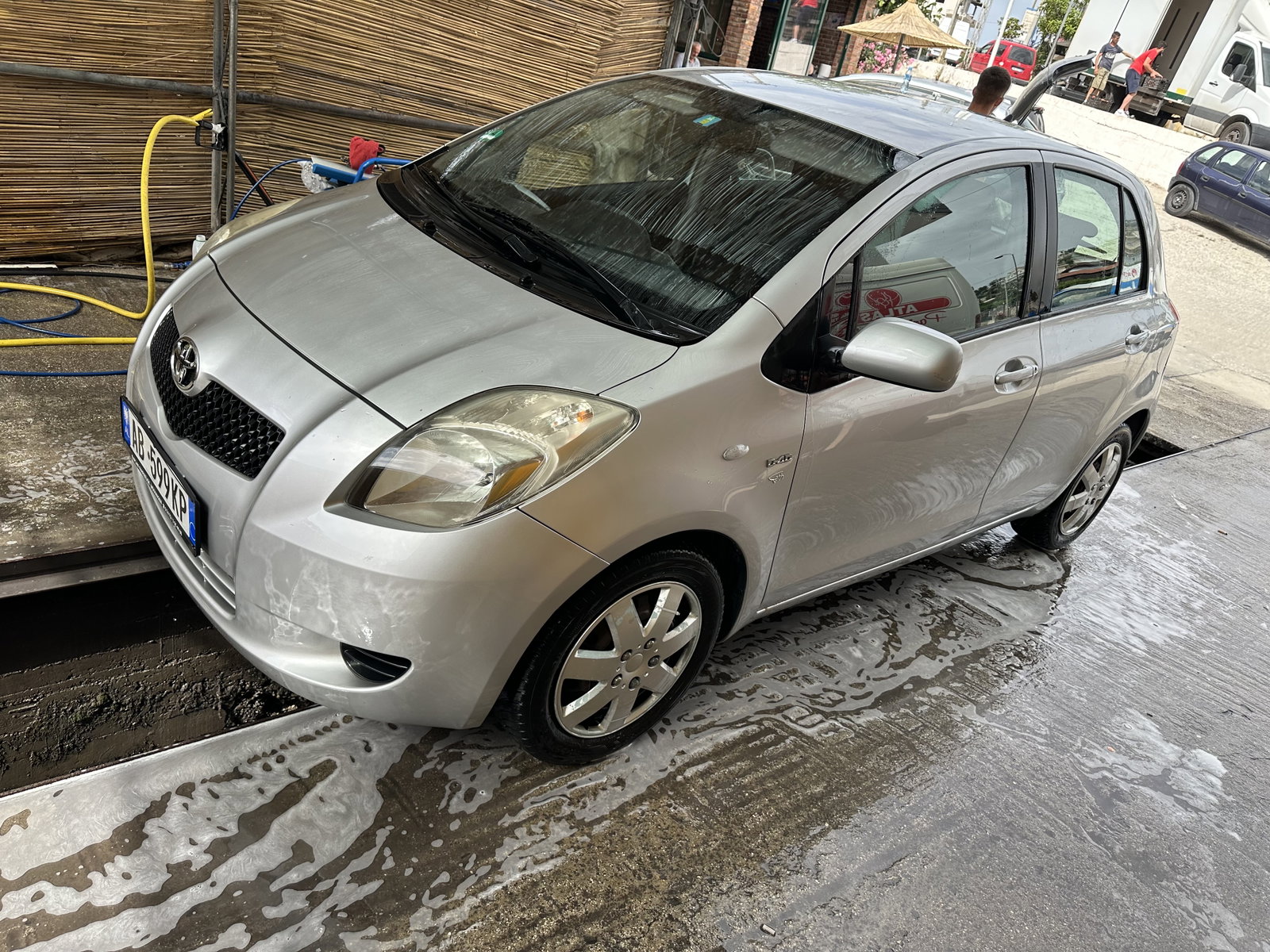 Toyota Yaris - photo 4