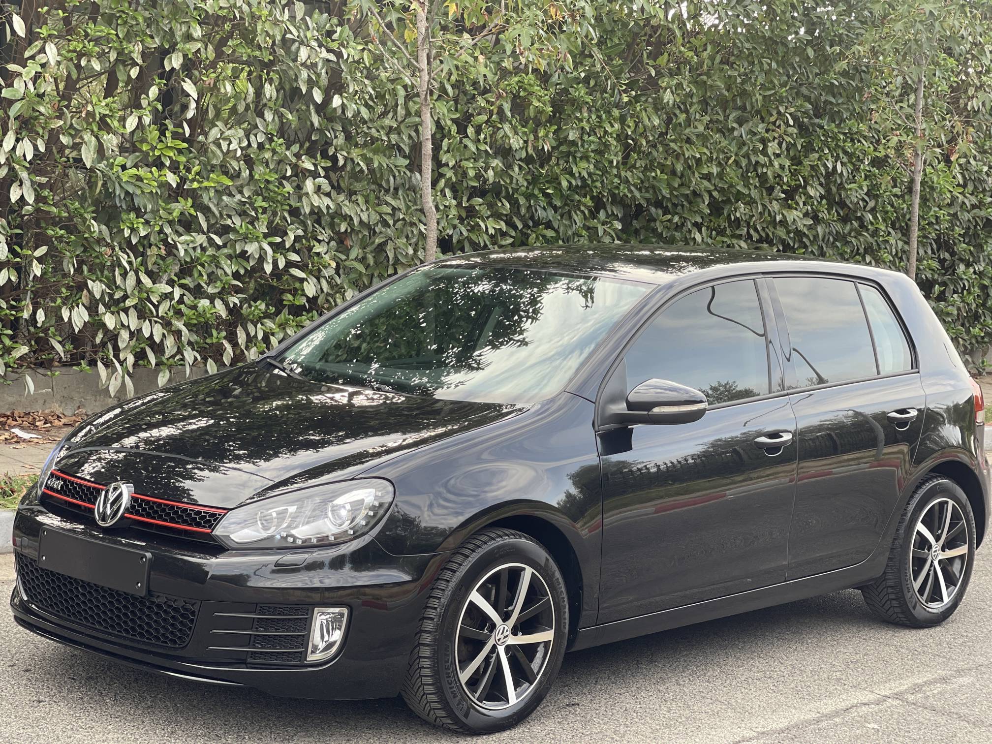 Volkswagen Golf - main photo