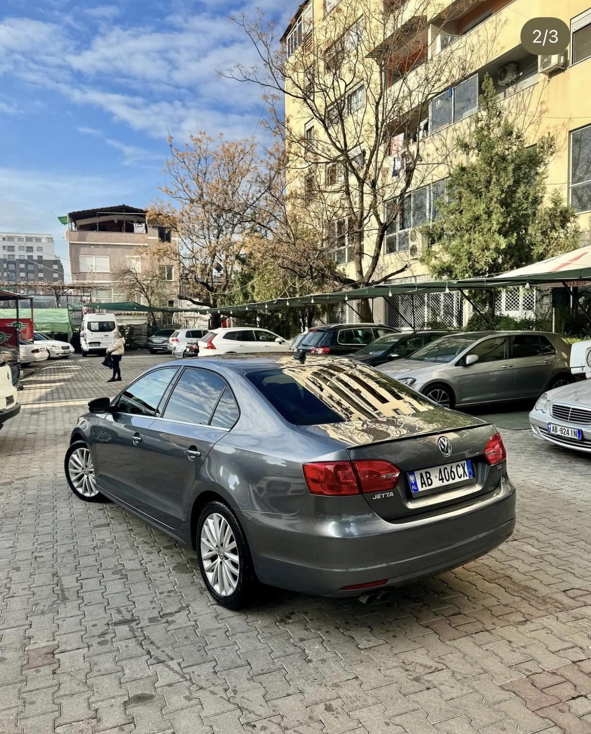 Volkswagen Jetta - side view