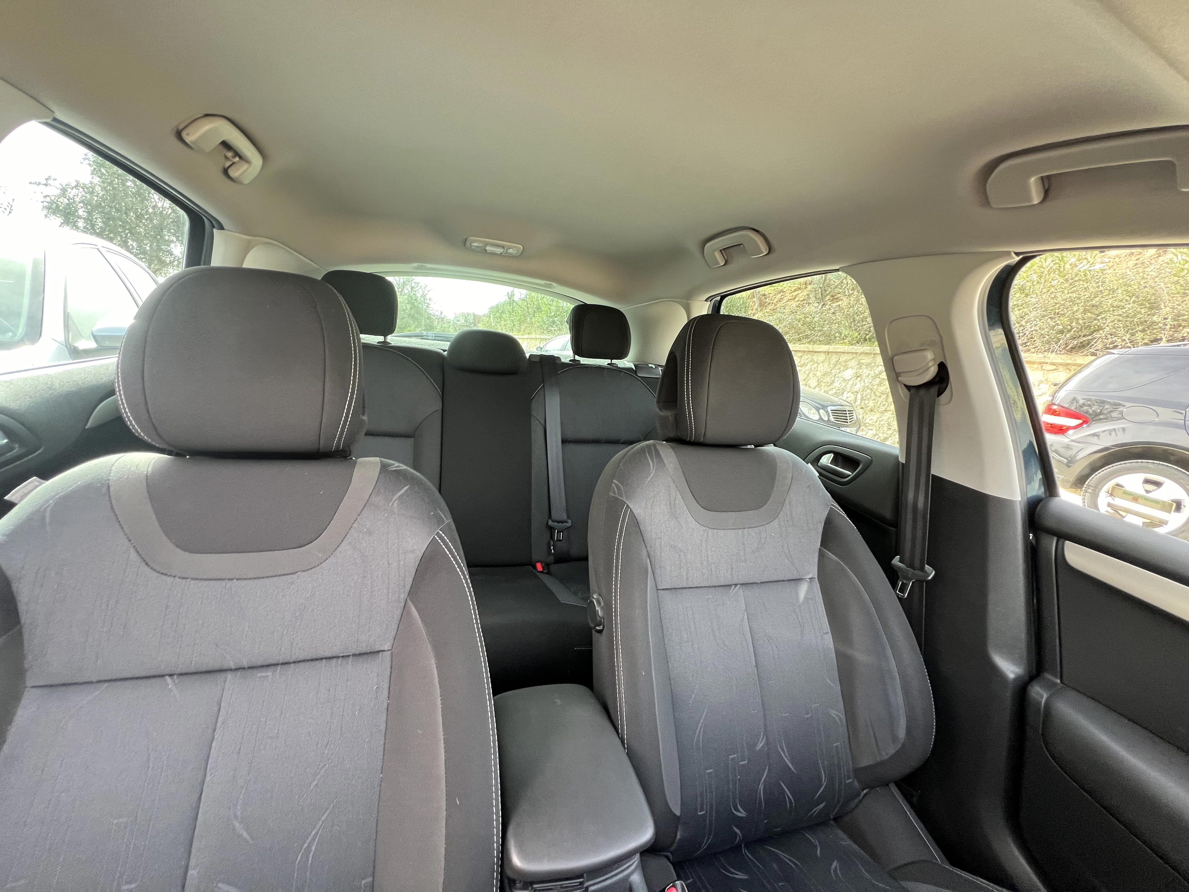 Citroen C4 - photo 4