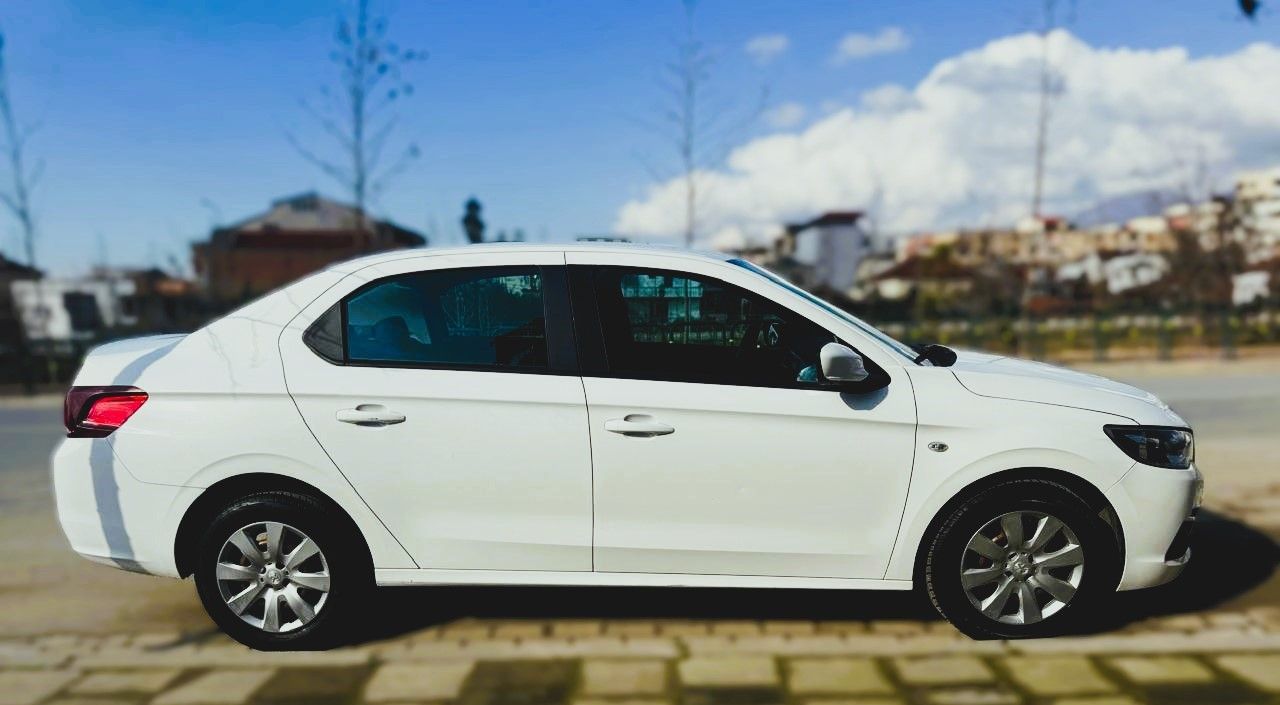 Peugeot 301 RentX Albania