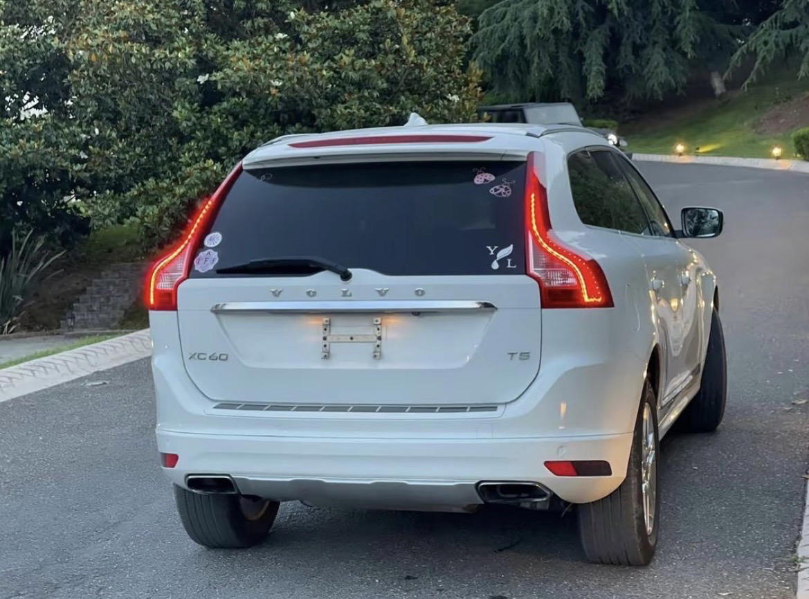 Volvo XC60 - photo 4