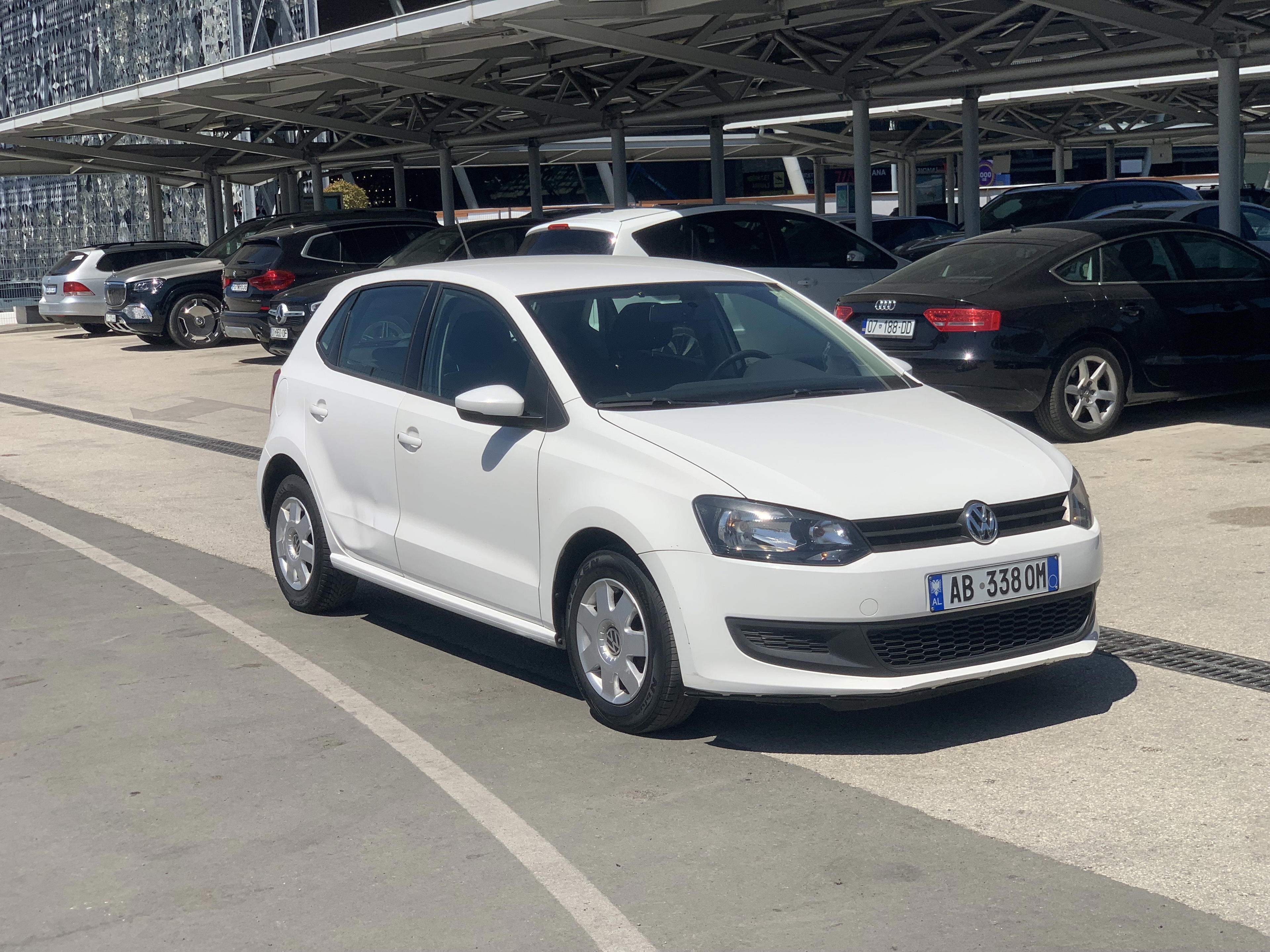 Volkswagen Polo - side view